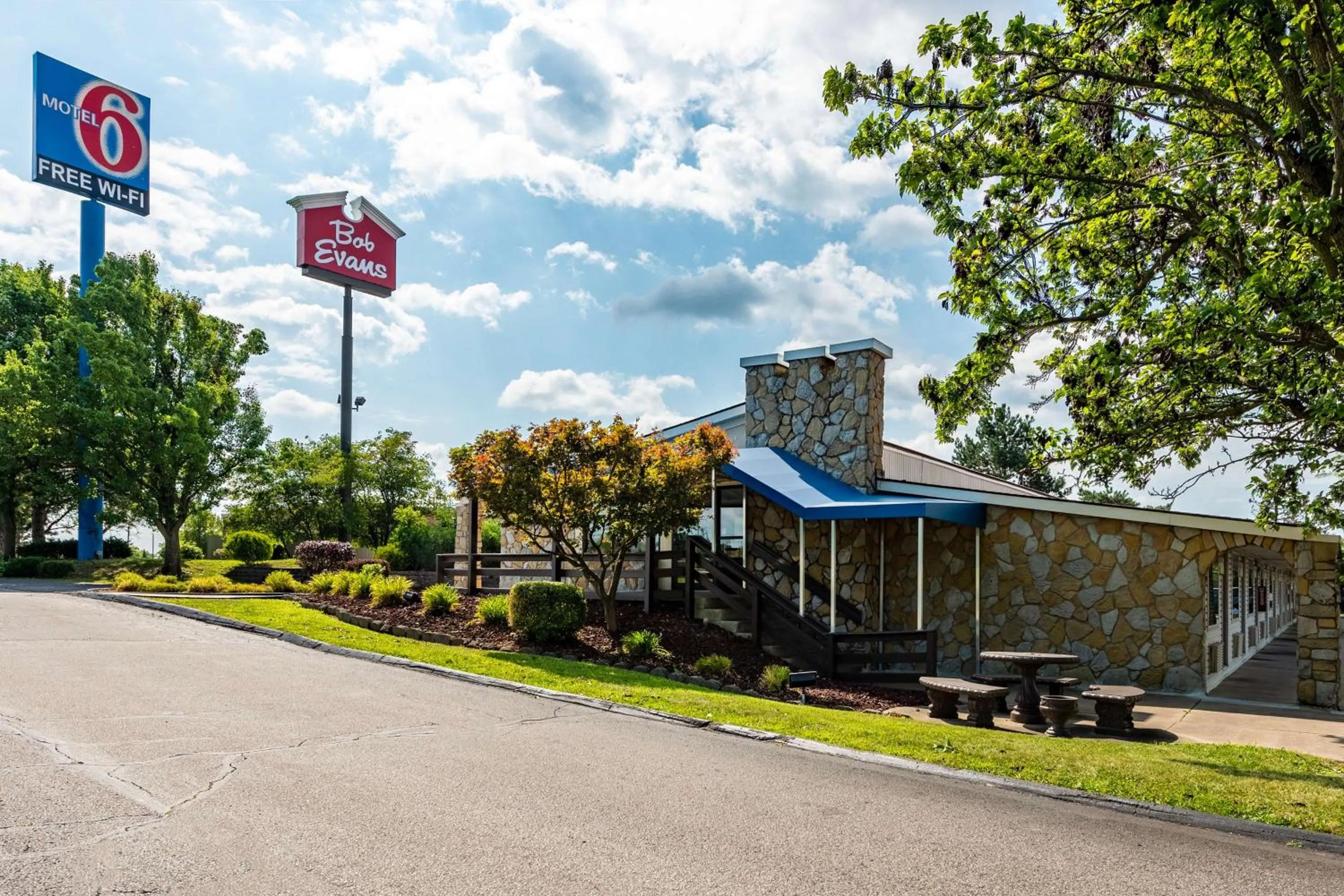 Lobby or reception in Motel 6-Mansfield, OH