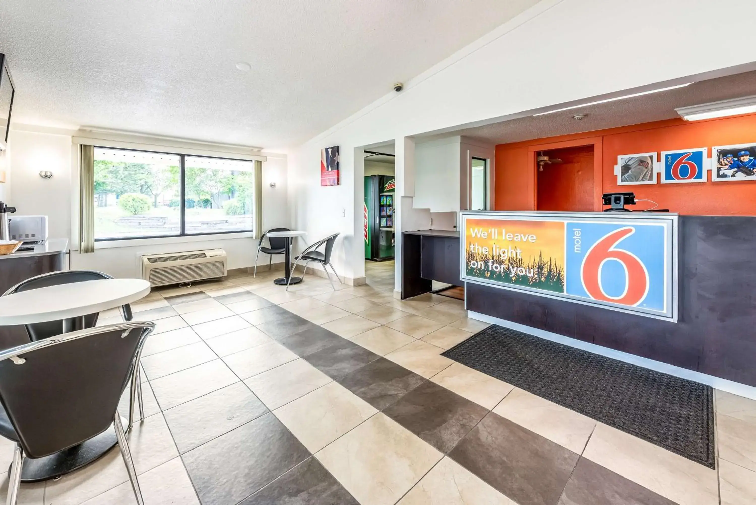 Lobby or reception in Motel 6-Mansfield, OH Lobby or reception in Motel 6-Mansfield, OH