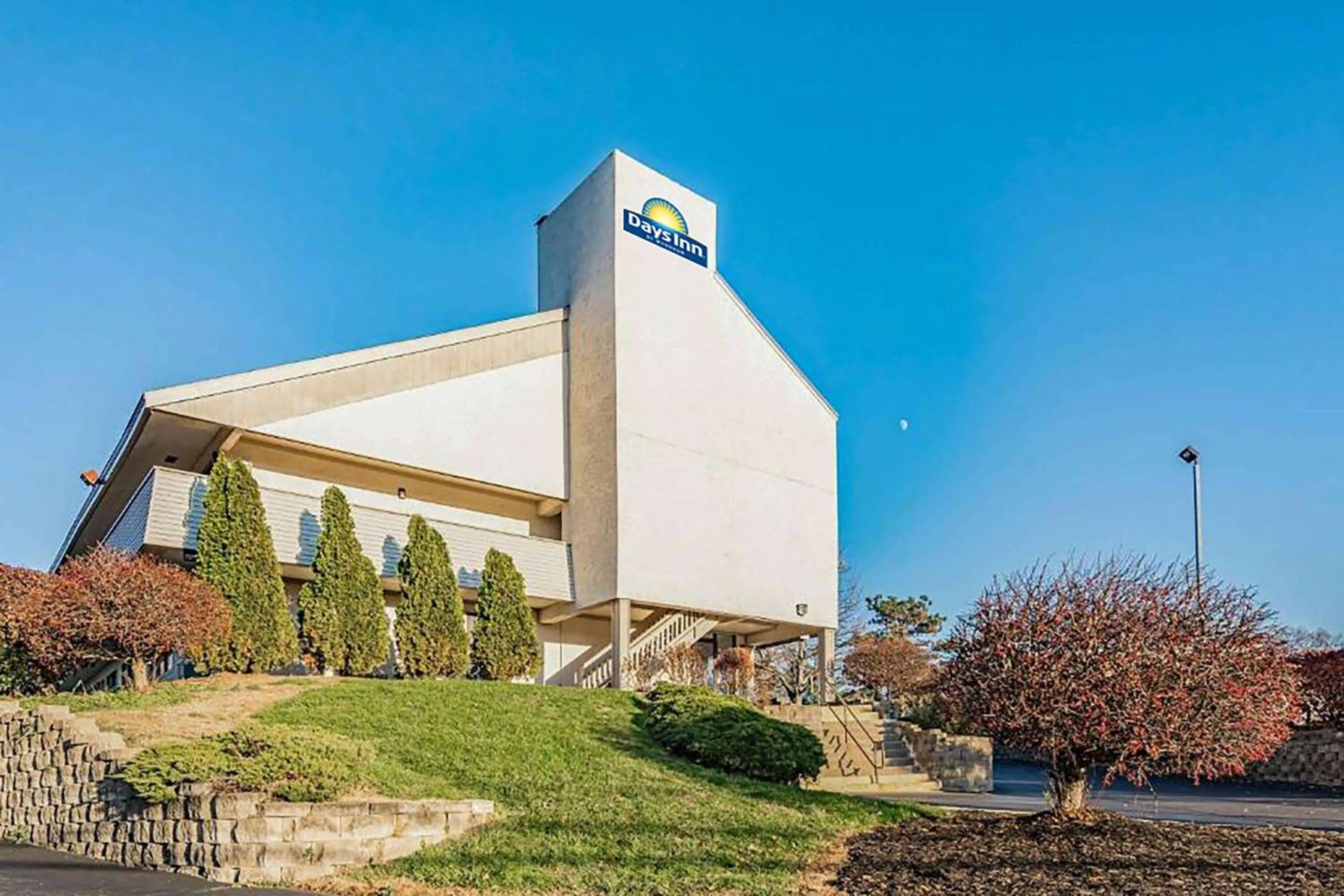 Property building in Days Inn by Wyndham Cincinnati I-71