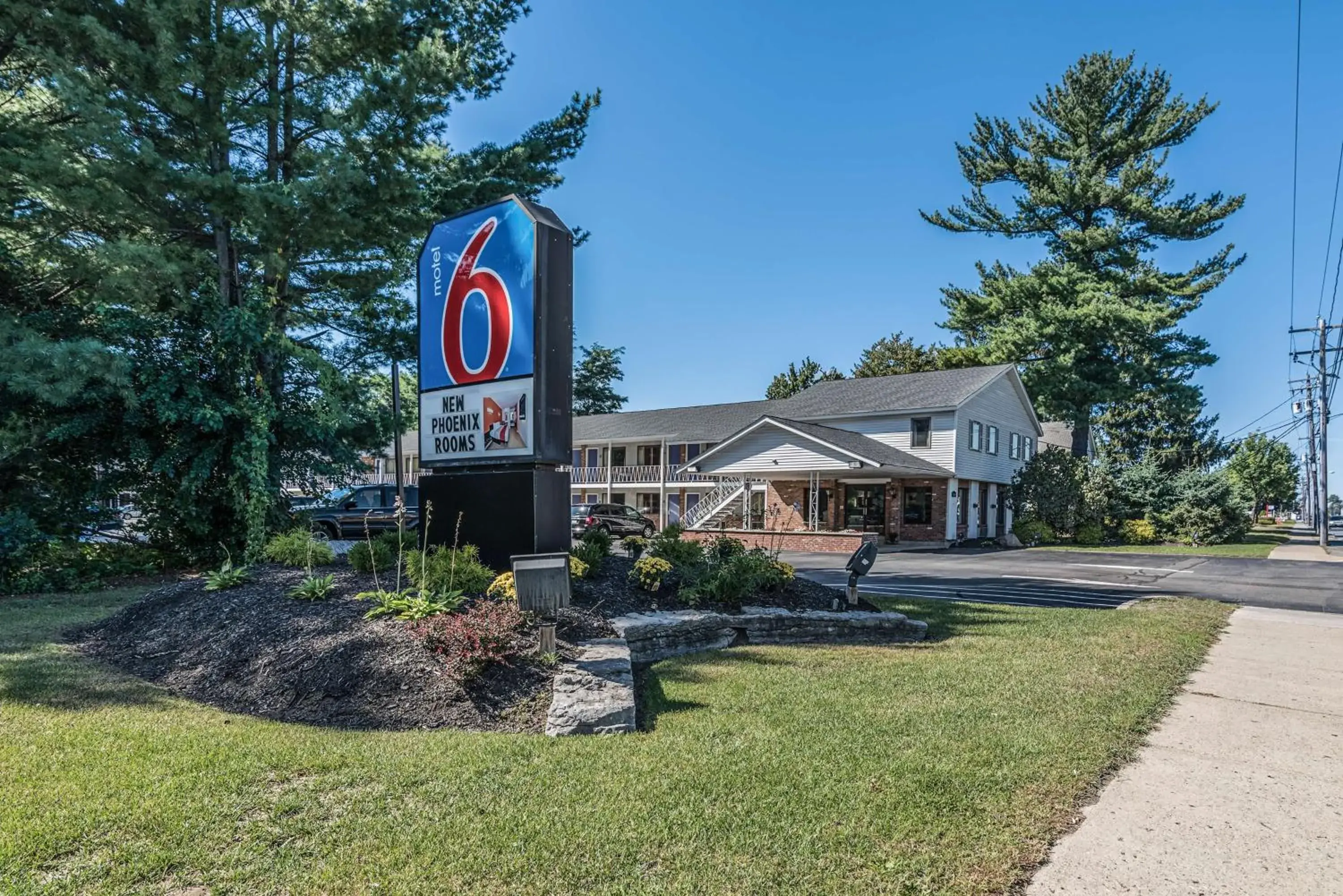 Property building in MOTEL 6 - Albany, NY - Airport Property building in MOTEL 6 - Albany, NY - Airport