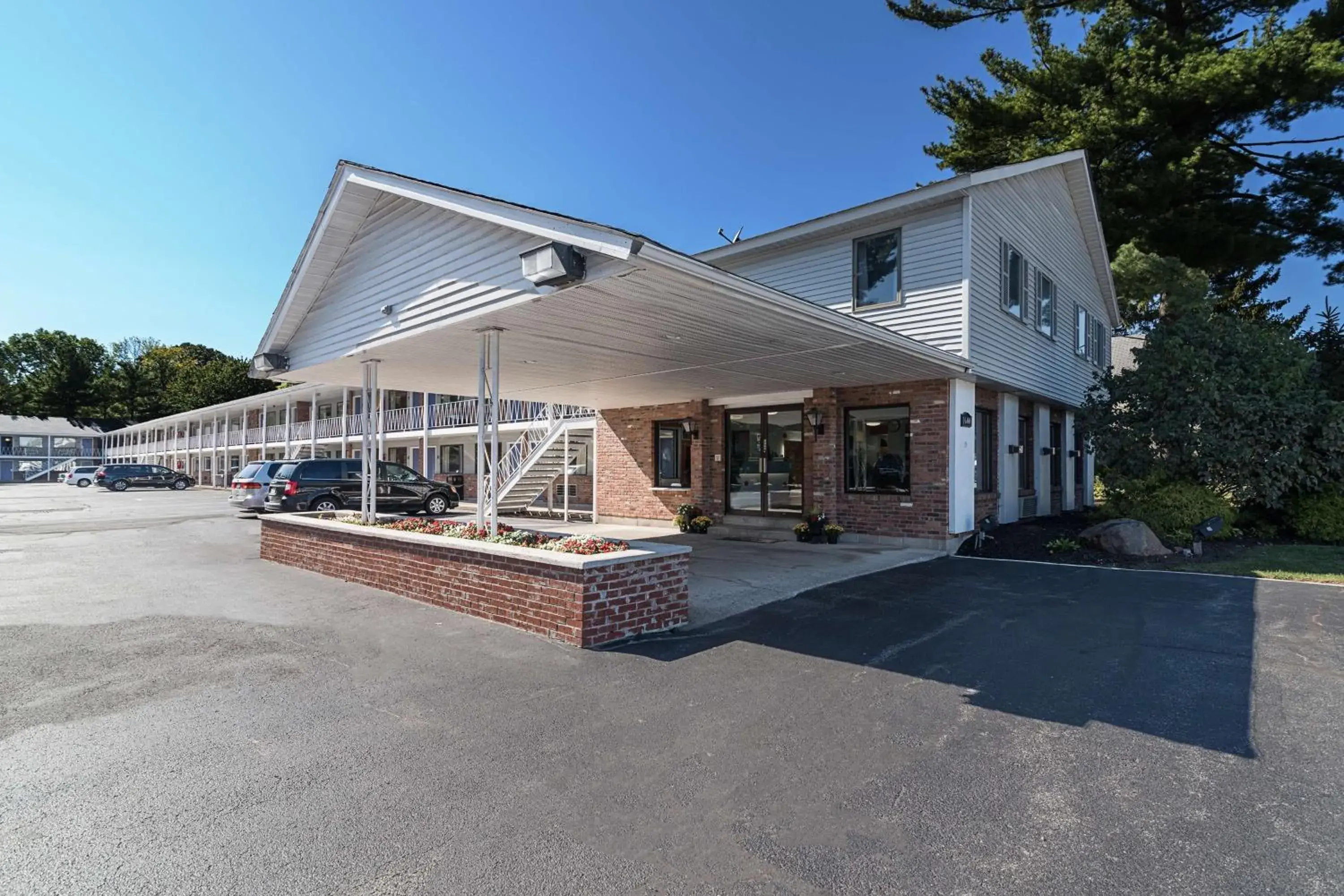 Property building in MOTEL 6 - Albany, NY - Airport Property building in MOTEL 6 - Albany, NY - Airport