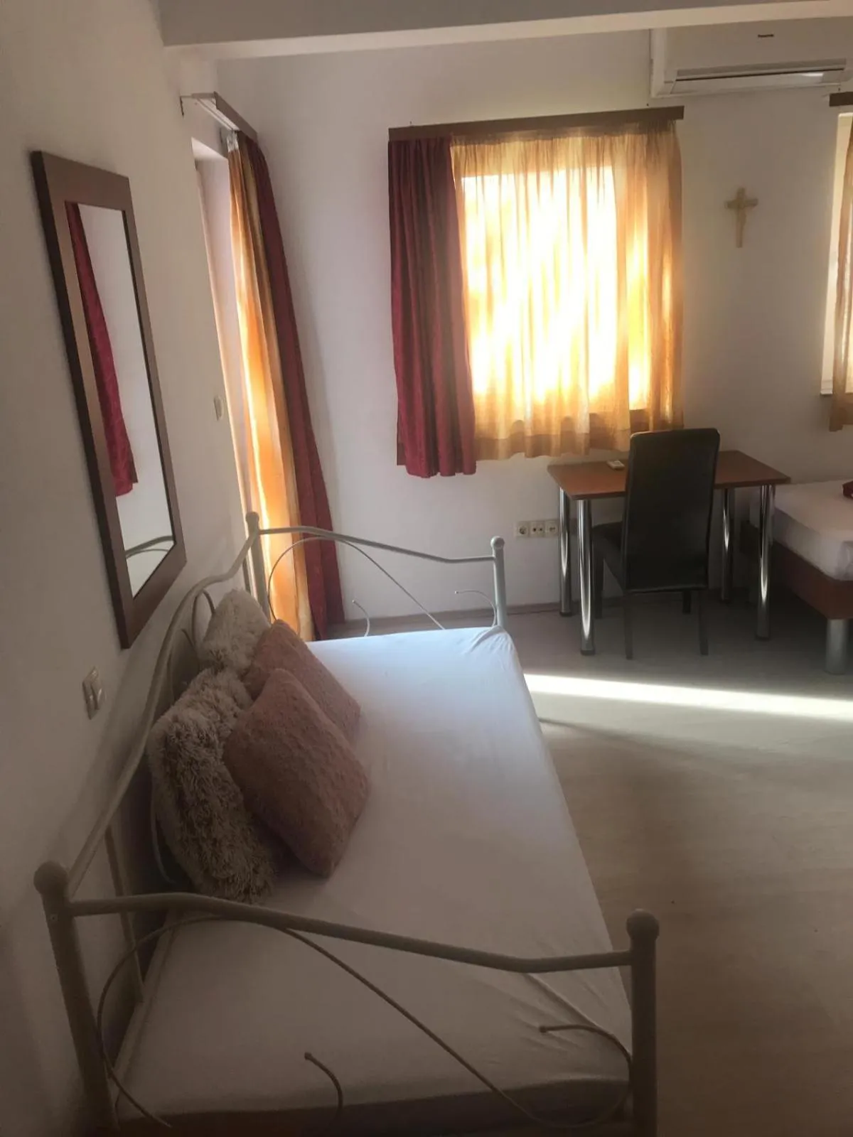 Comfort Twin Room with Balcony in Pansion Alfa