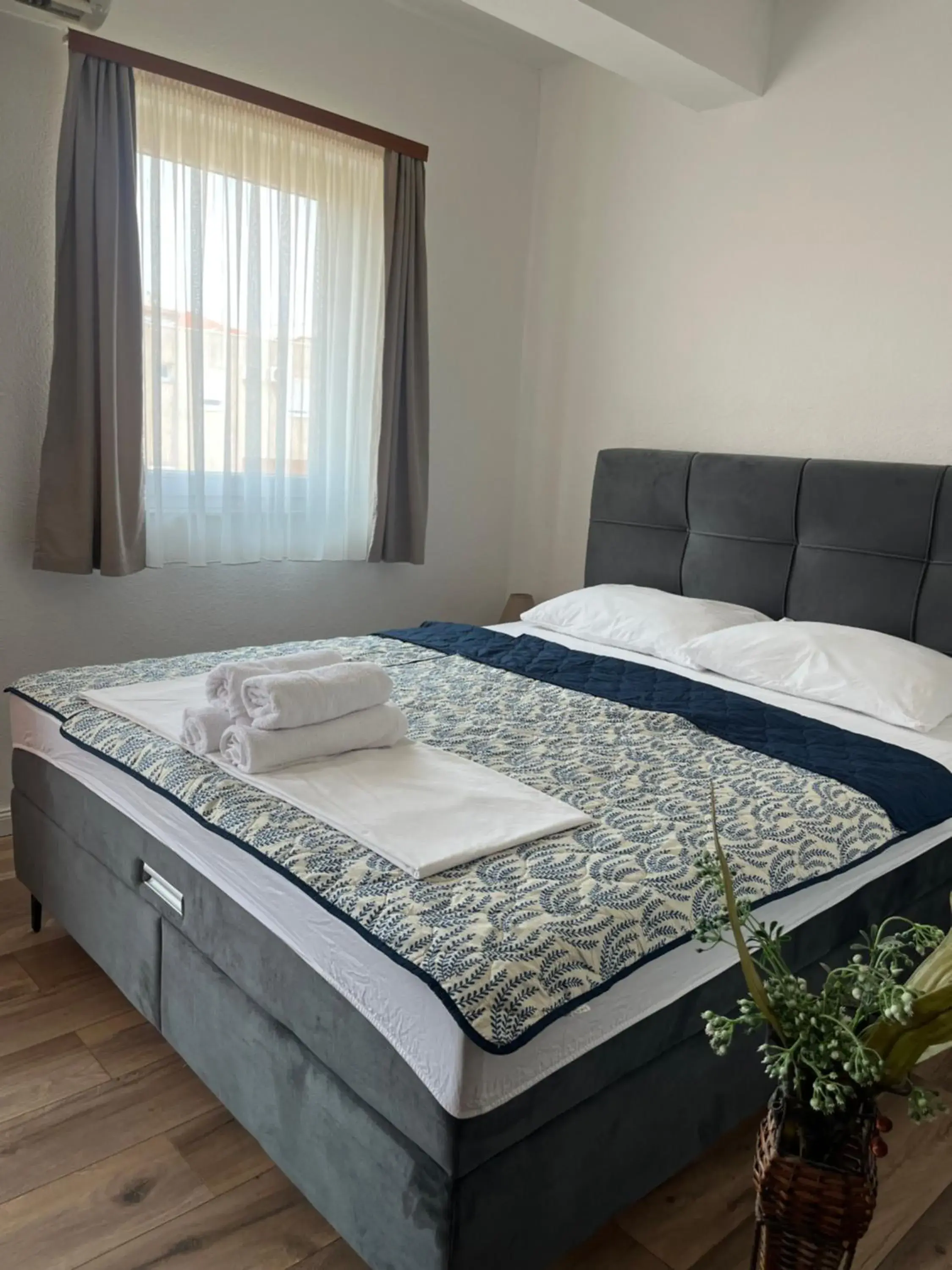 Twin Room with Balcony in Pansion Alfa Twin Room with Balcony in Pansion Alfa