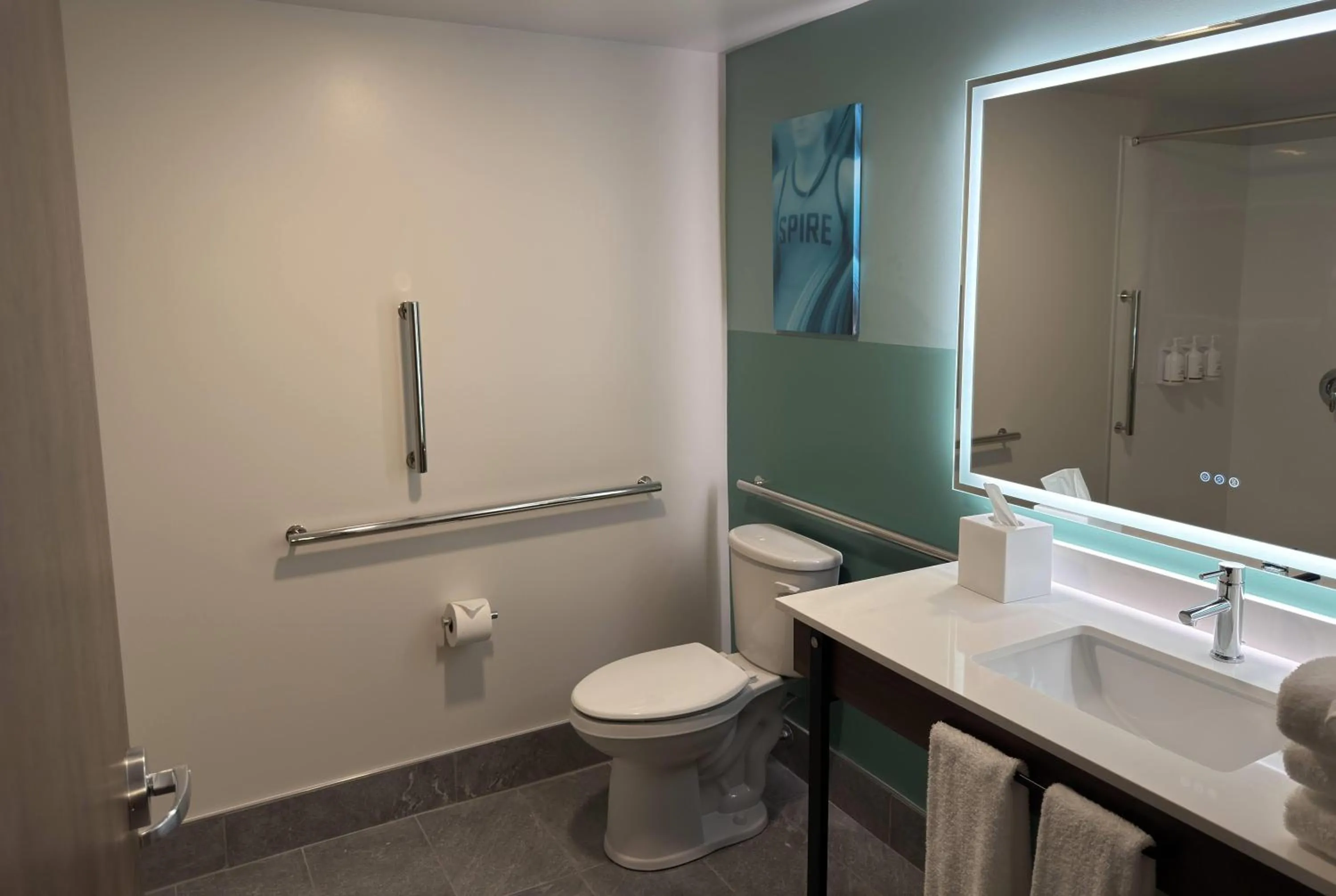 Shower in Wingate by Wyndham Geneva at SPIRE Academy