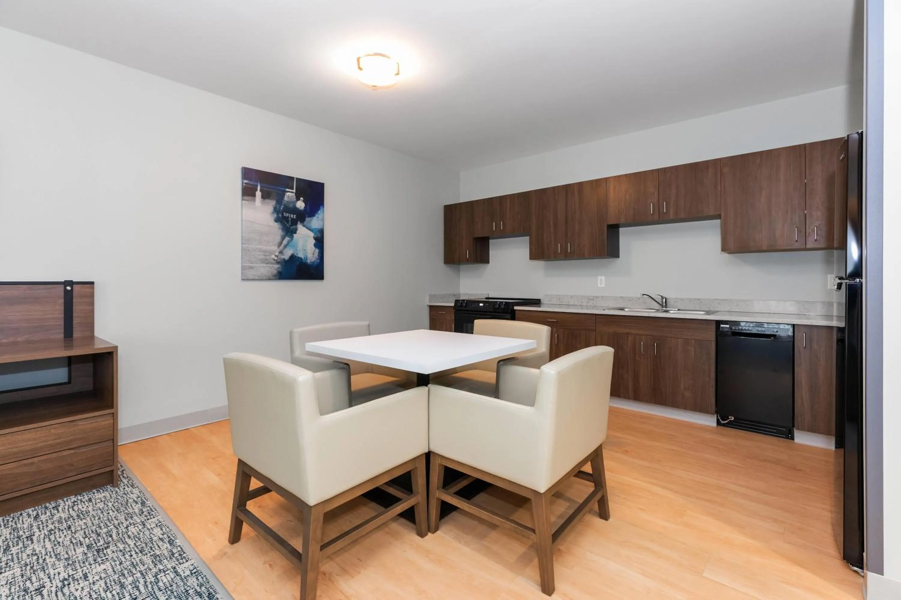 Photo of the whole room in Wingate by Wyndham Geneva at SPIRE Academy