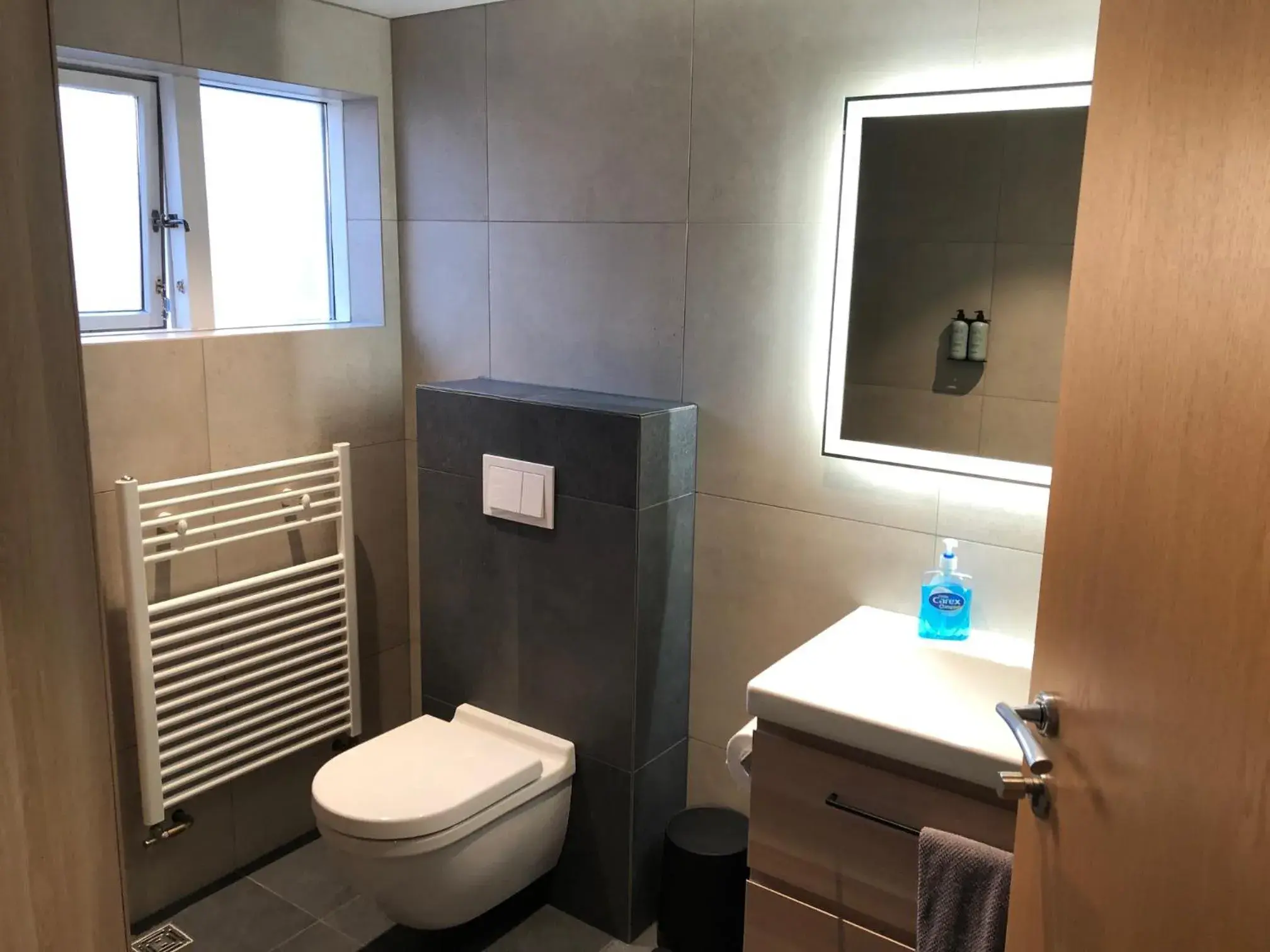 Large Double Room with Shared Bathroom in A. Bernhard Guest House Large Double Room with Shared Bathroom in A. Bernhard Guest House