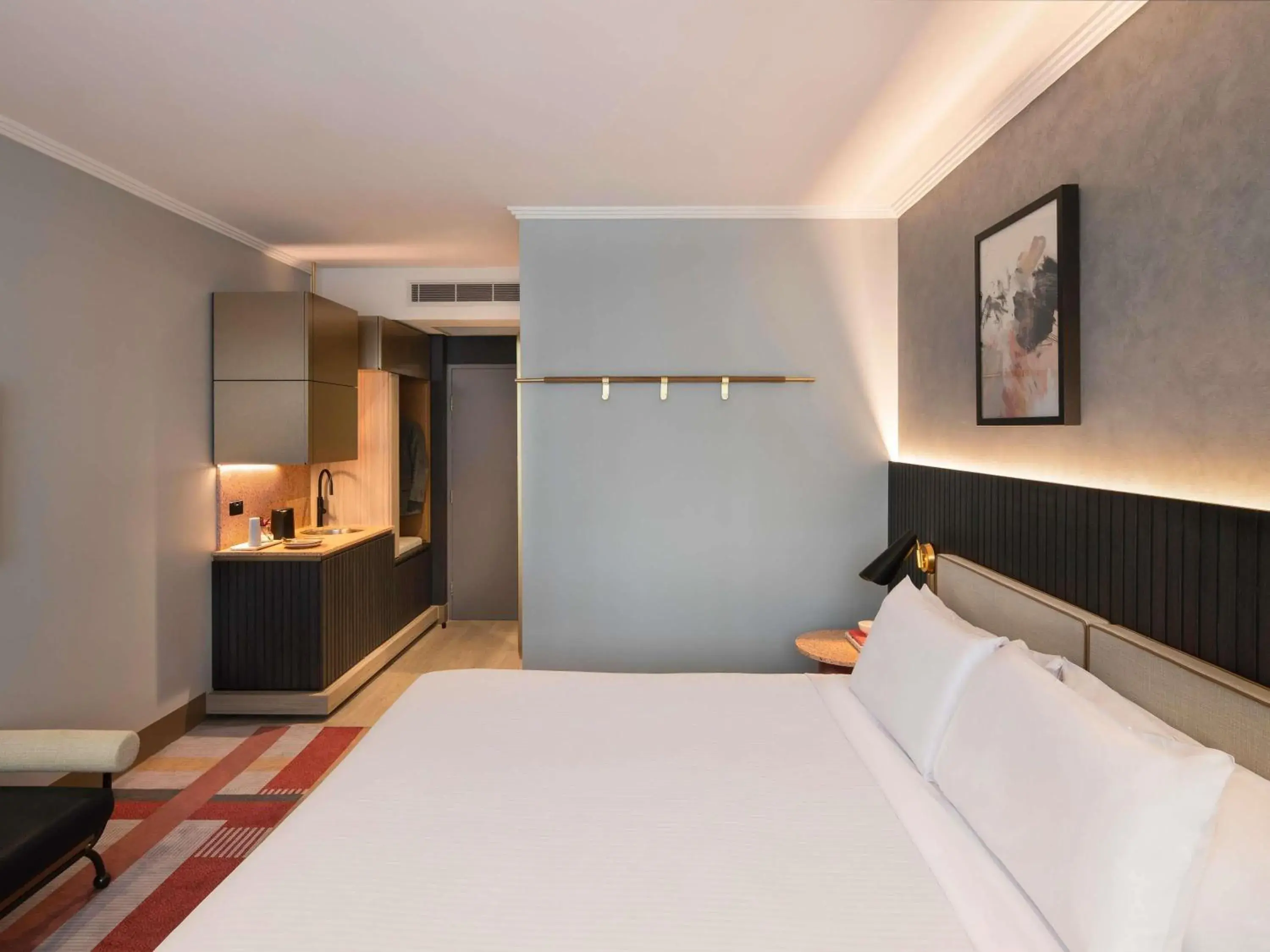 Deluxe King Room in The Sebel Sydney Martin Place Deluxe King Room in The Sebel Sydney Martin Place