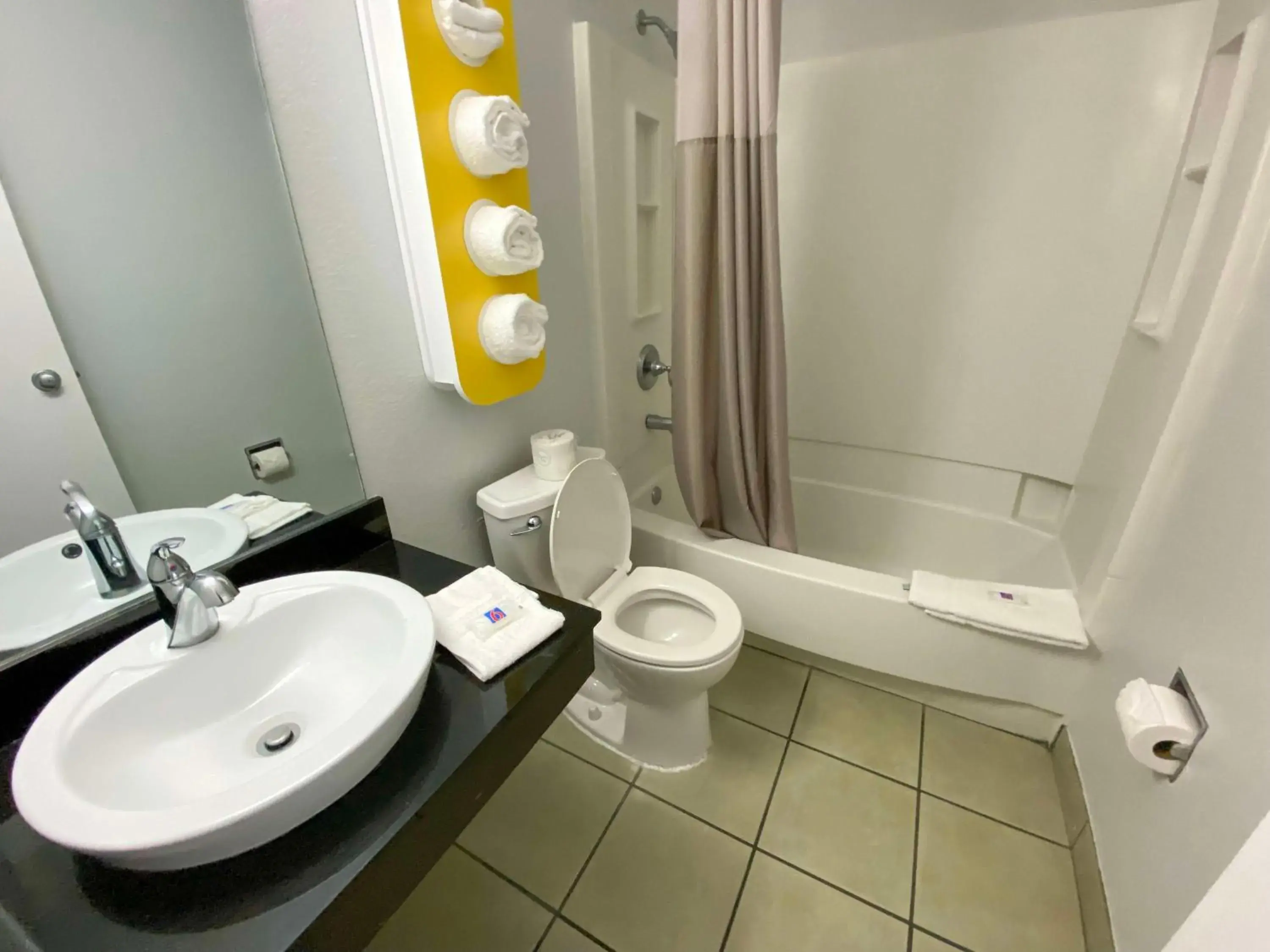 Queen Room - single occupancy - Disability Access - Non-Smoking in Motel 6-Salisbury, MD Queen Room - single occupancy - Disability Access - Non-Smoking in Motel 6-Salisbury, MD