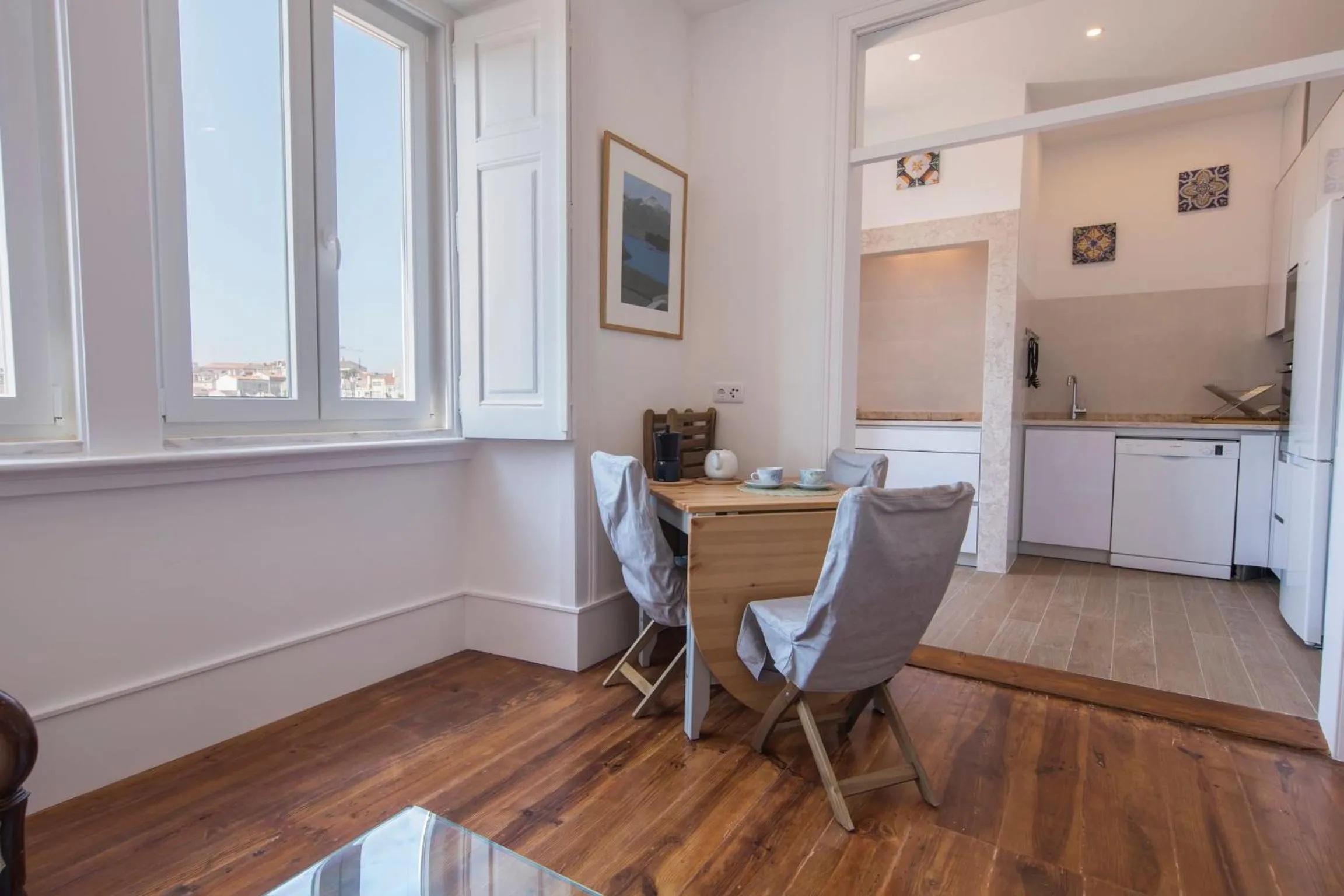 Comfortable Apartment with River View by LovelyStay