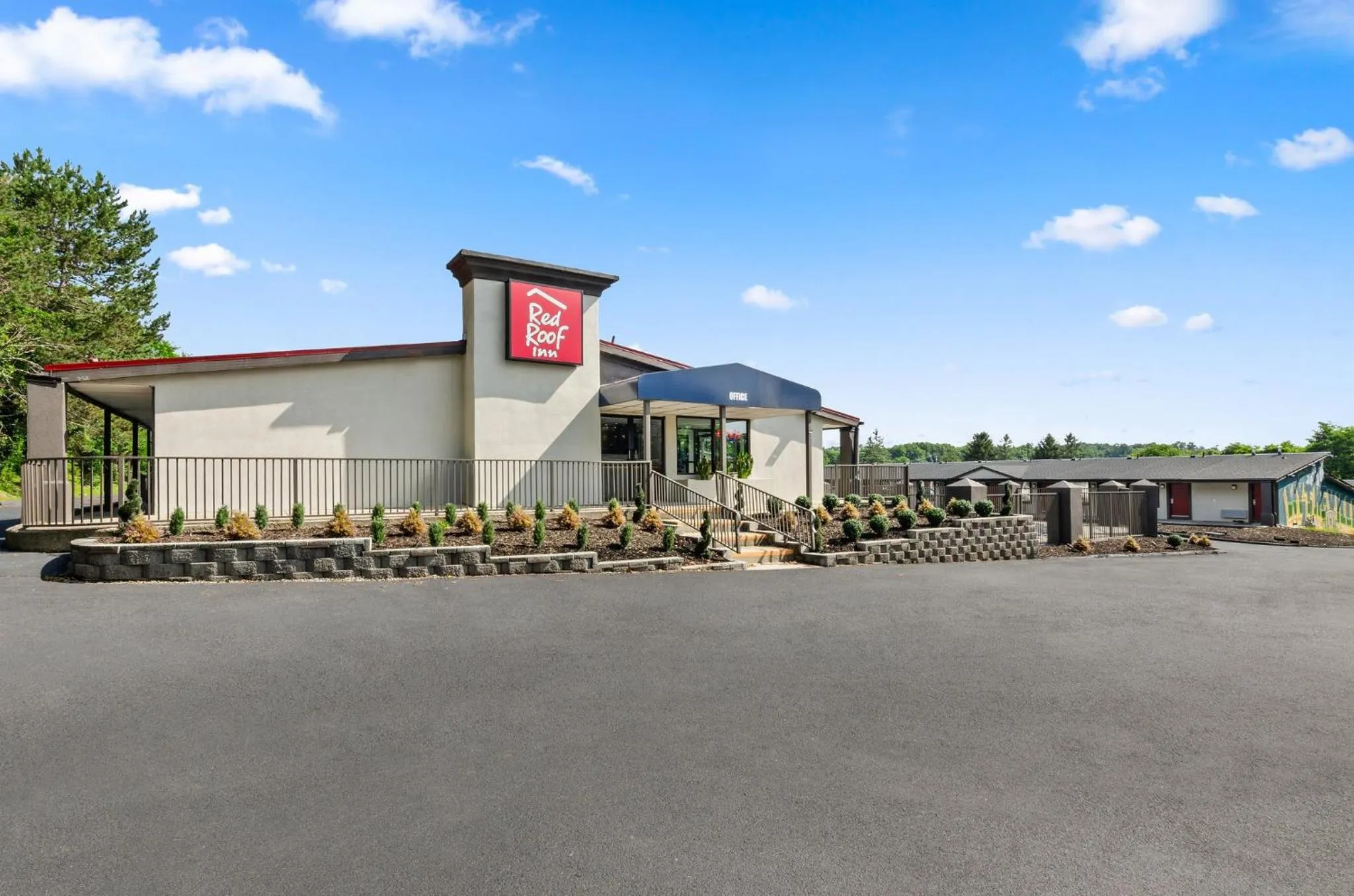 Property building in Red Roof Inn Wytheville