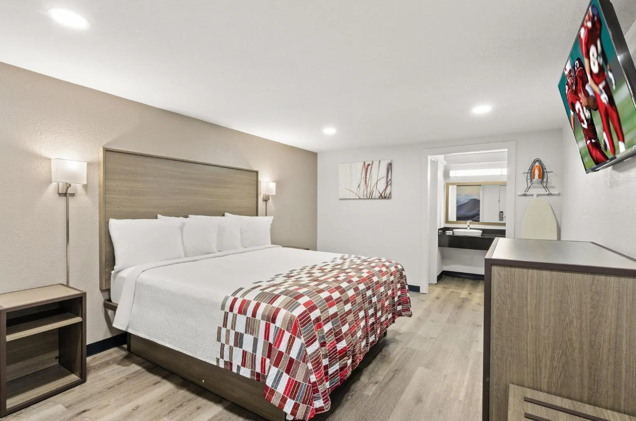 Bedroom, Bed in Red Roof Inn Wytheville