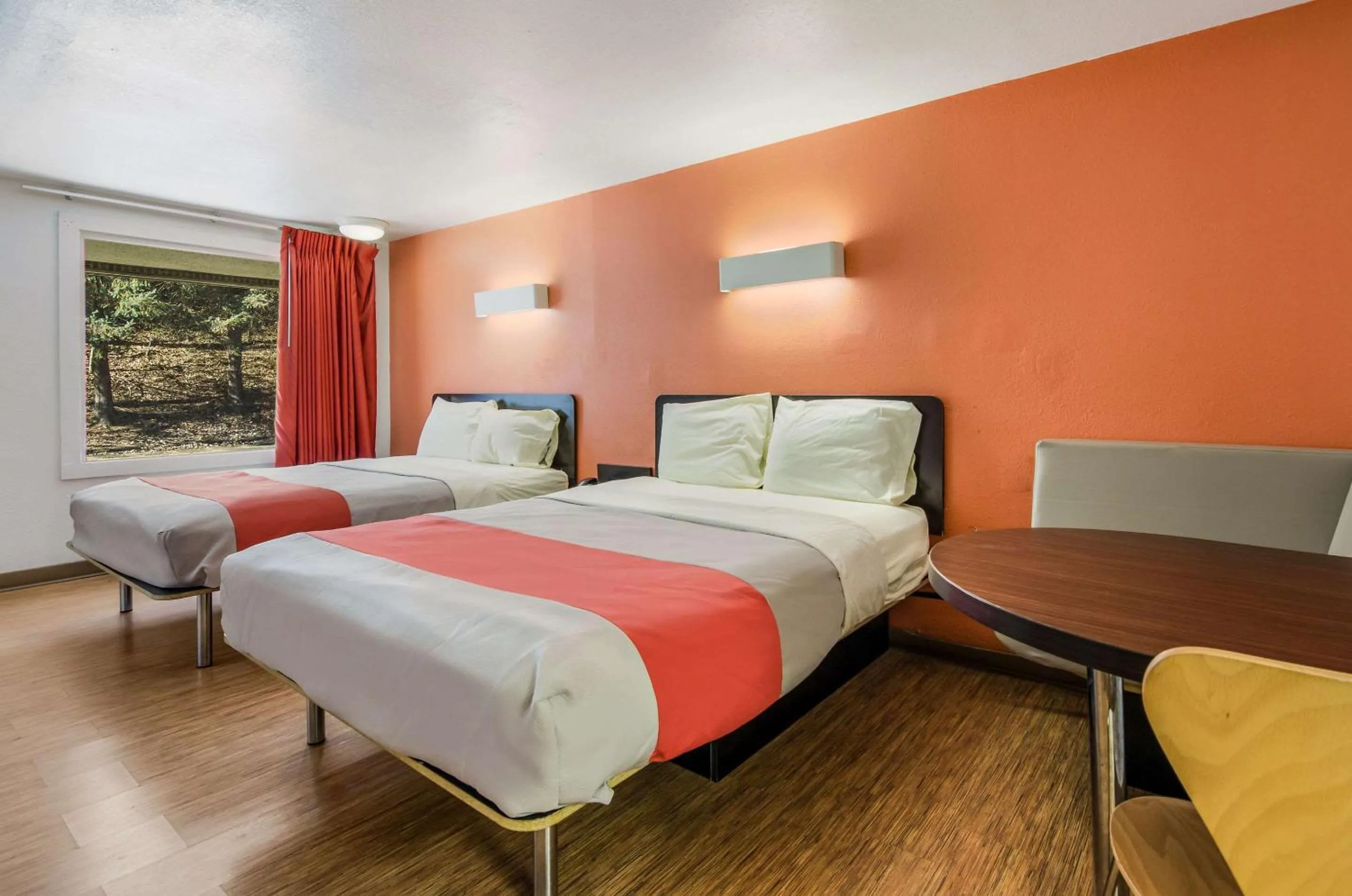 Photo of the whole room in Rodeway Inn