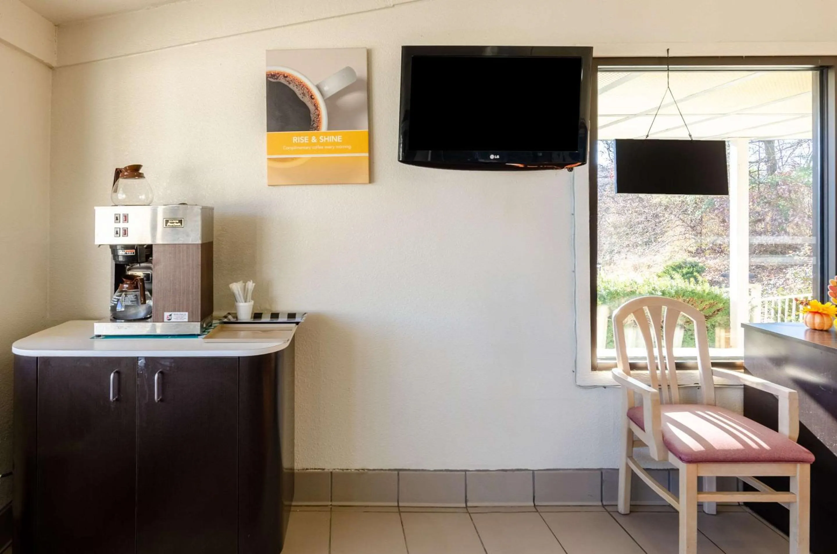 Lobby or reception in Rodeway Inn