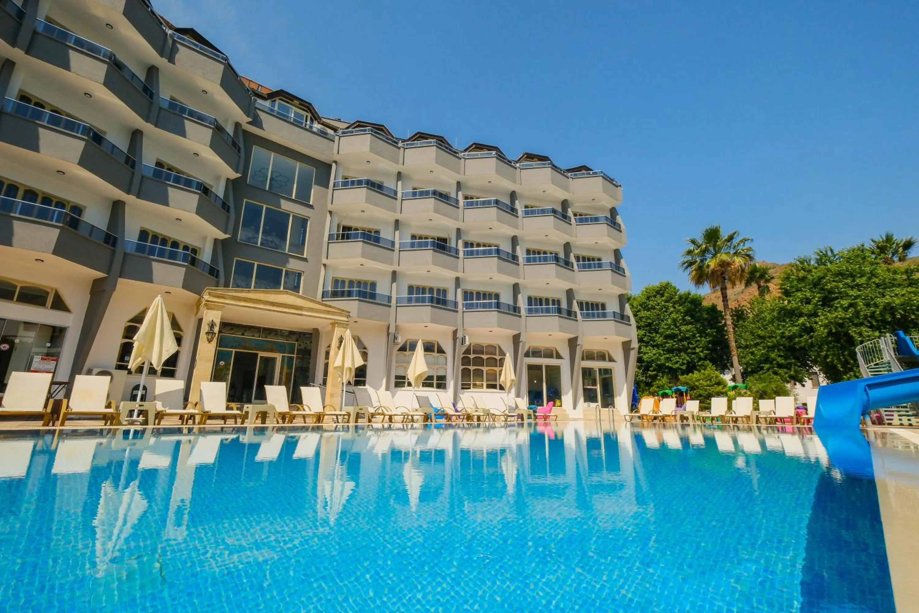 Swimming pool in Club Selen icmeler