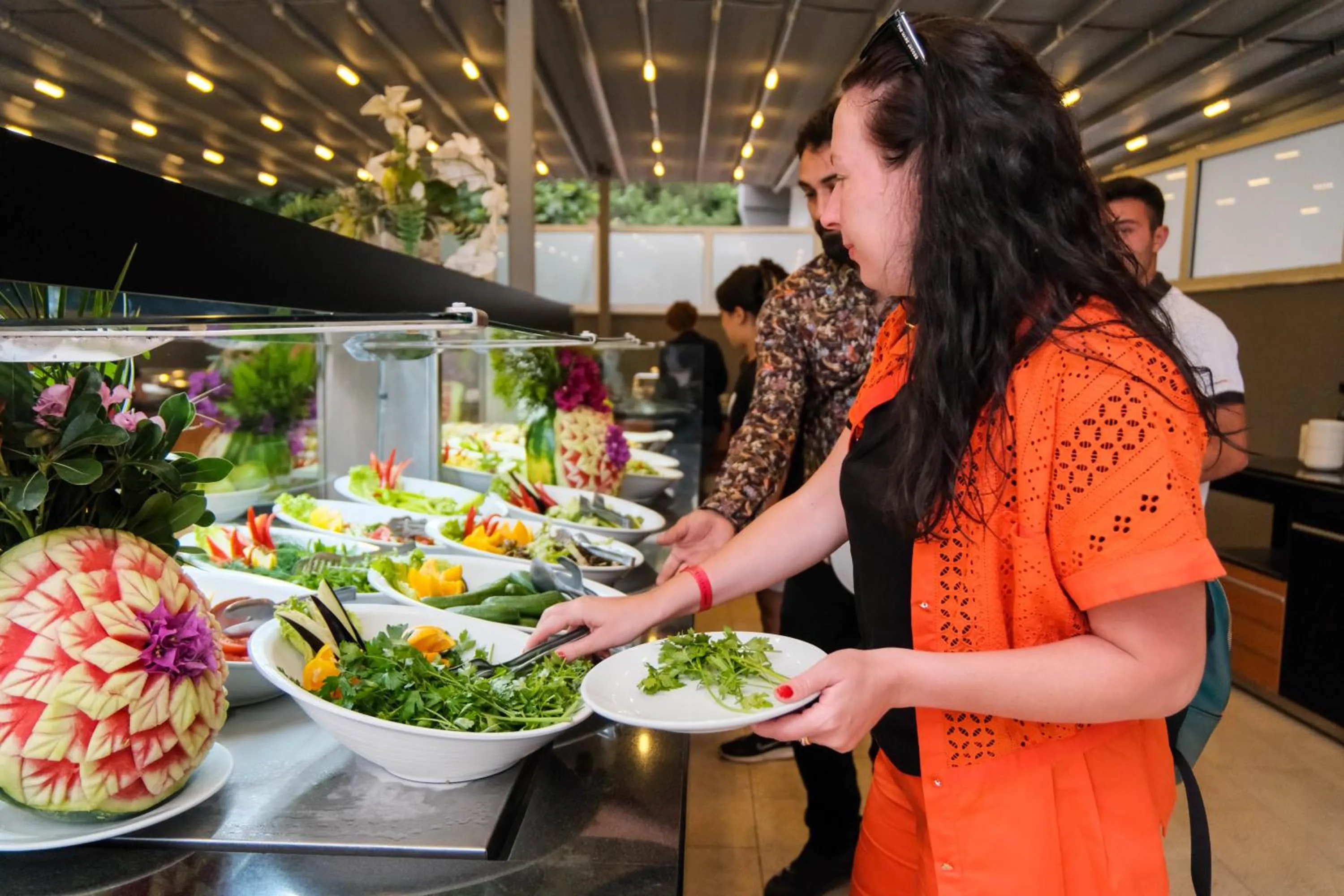 People in Club Selen icmeler