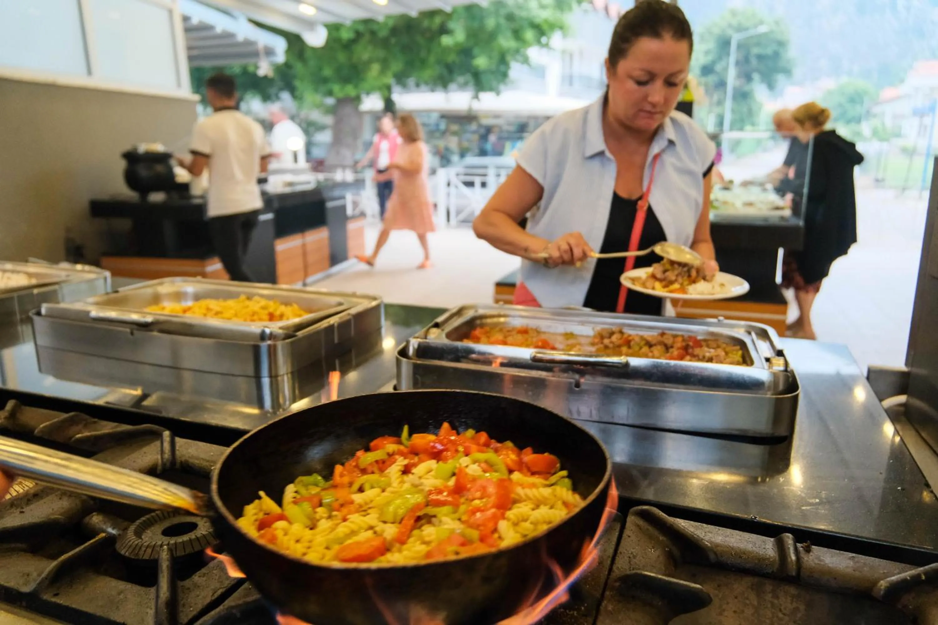 People in Club Selen icmeler