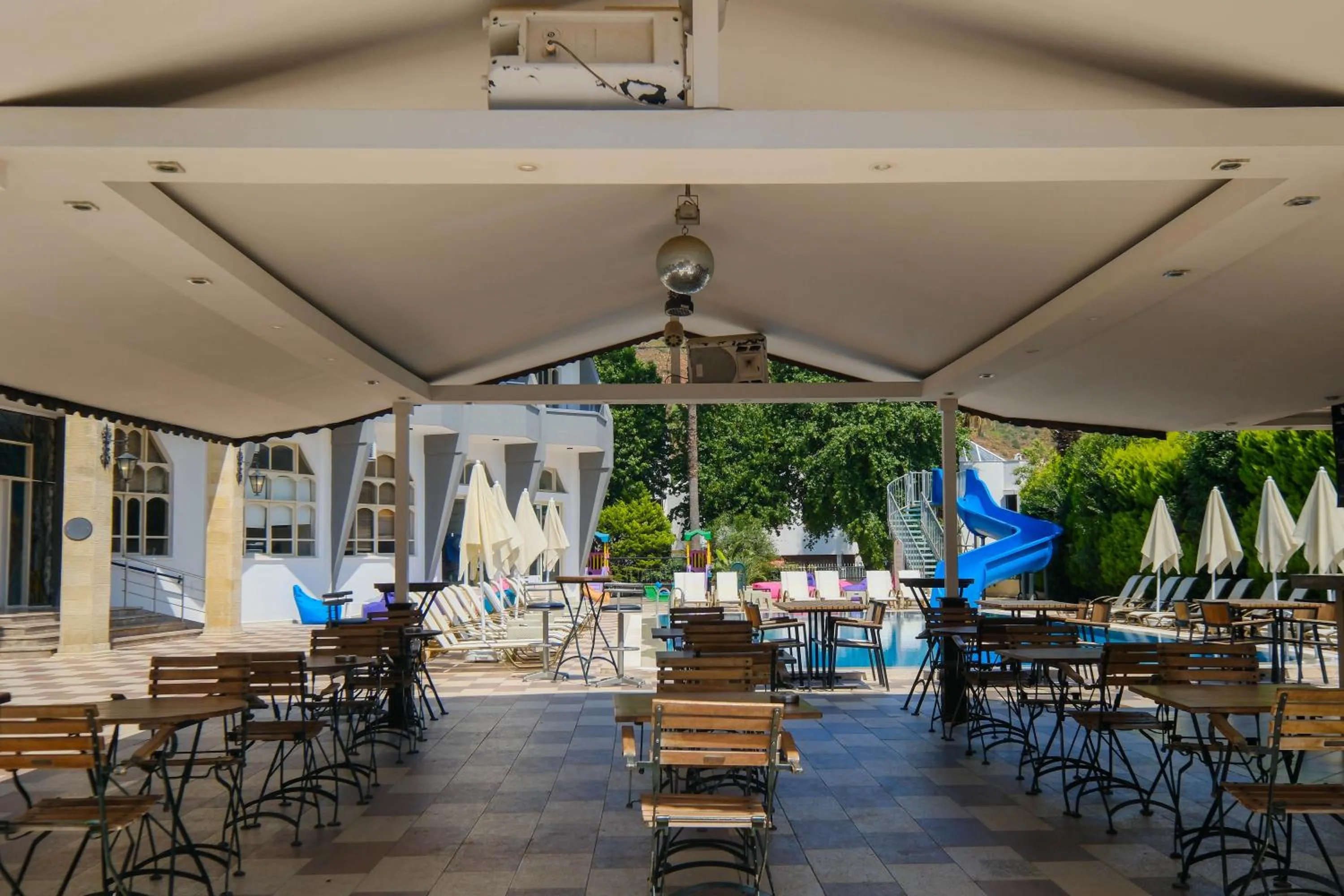 Restaurant/places to eat in Club Selen icmeler