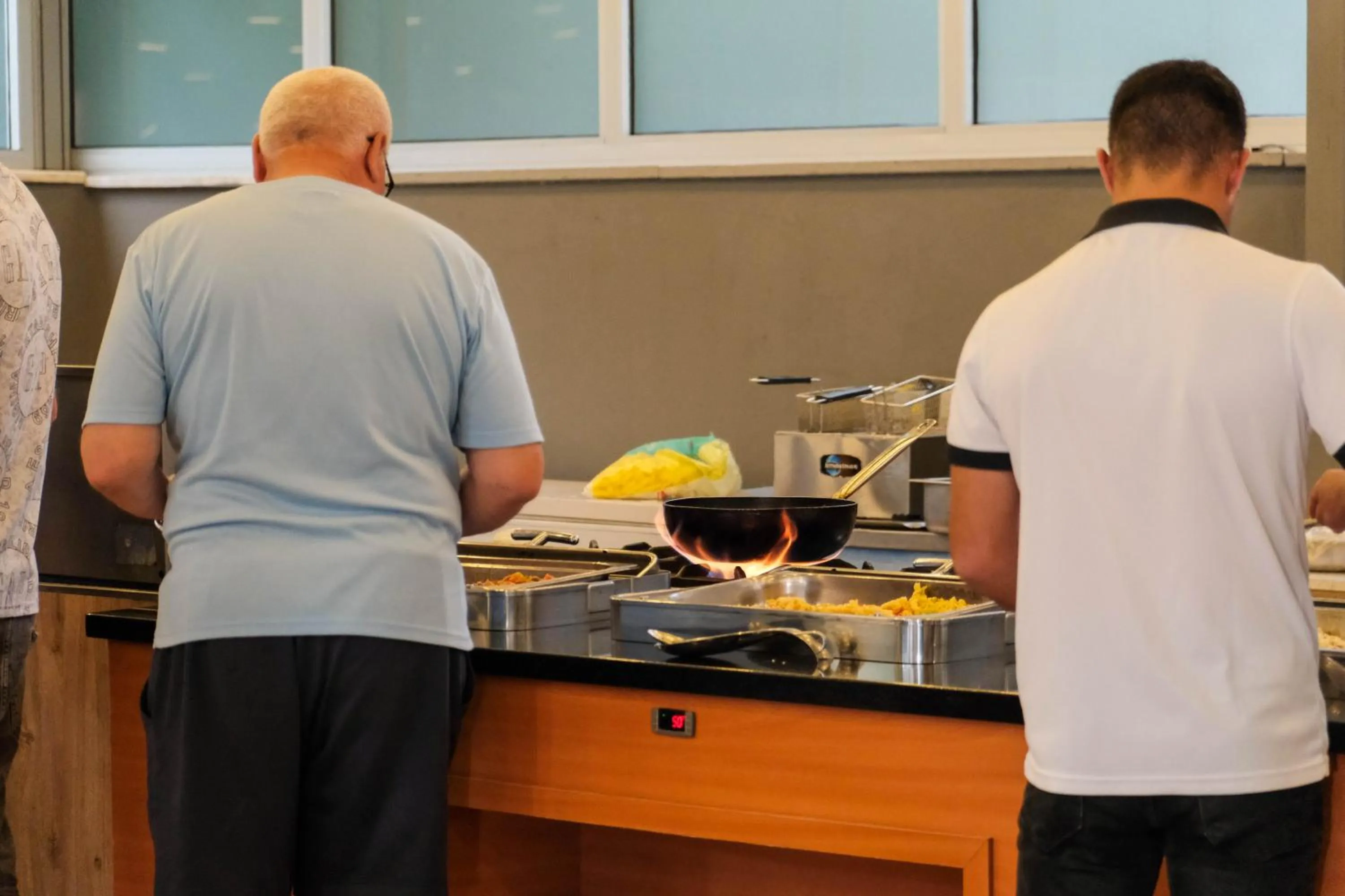 People in Club Selen icmeler