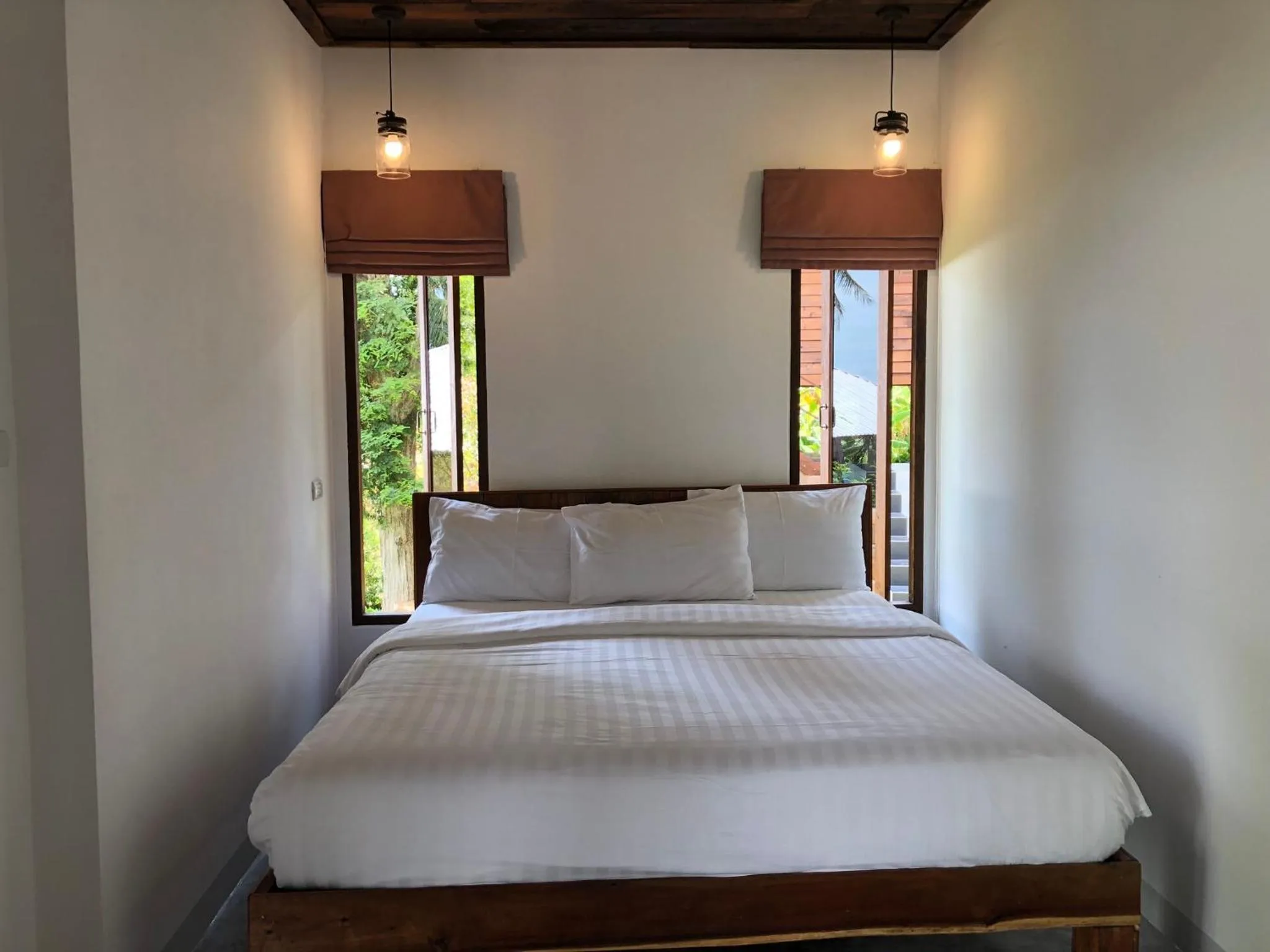 Bed in Itsara bungalow