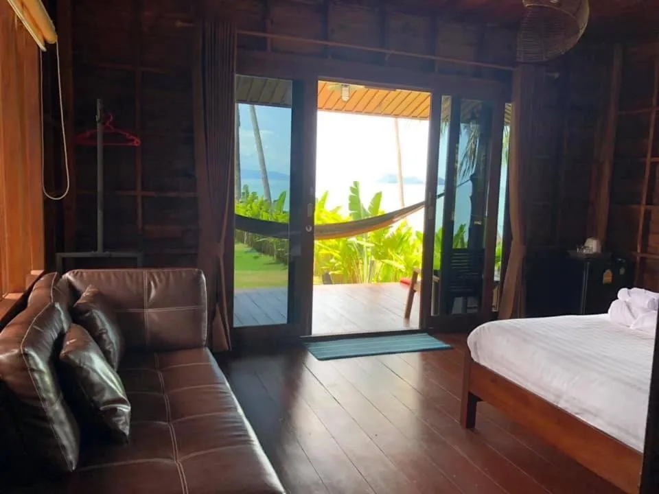 Living room, Bed in Itsara bungalow