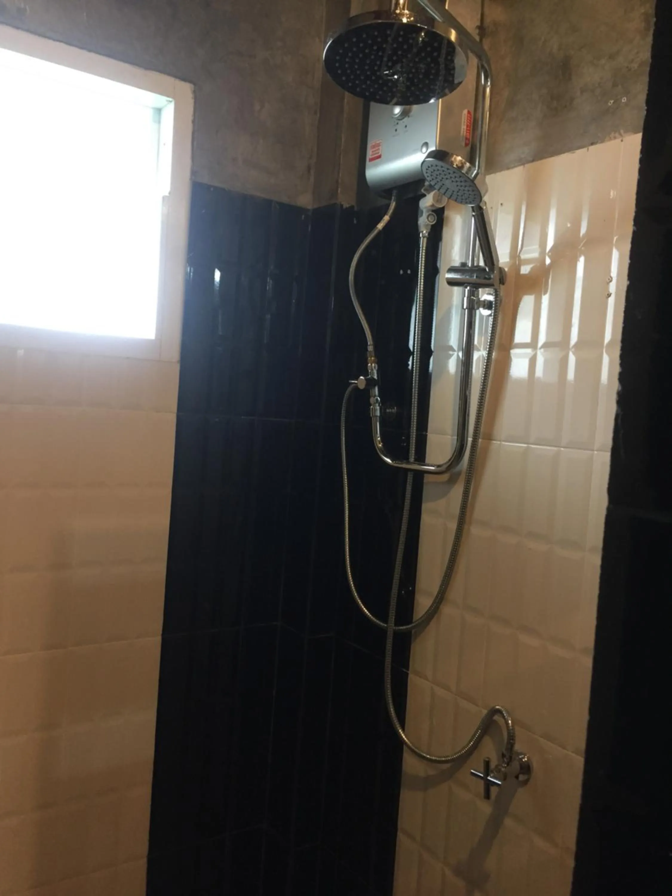 Bathroom in Itsara bungalow