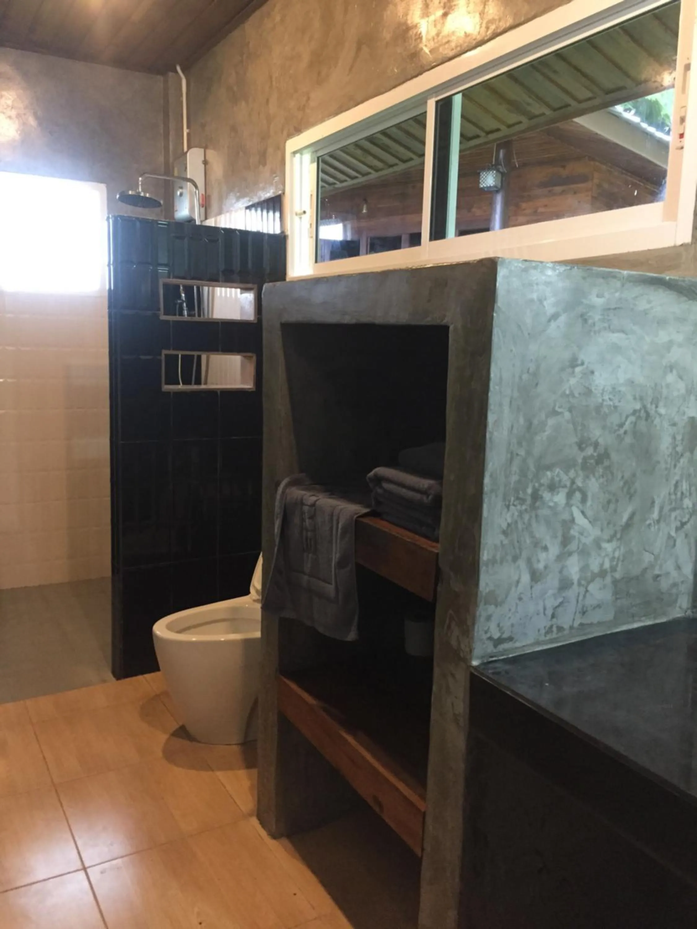 Bathroom in Itsara bungalow