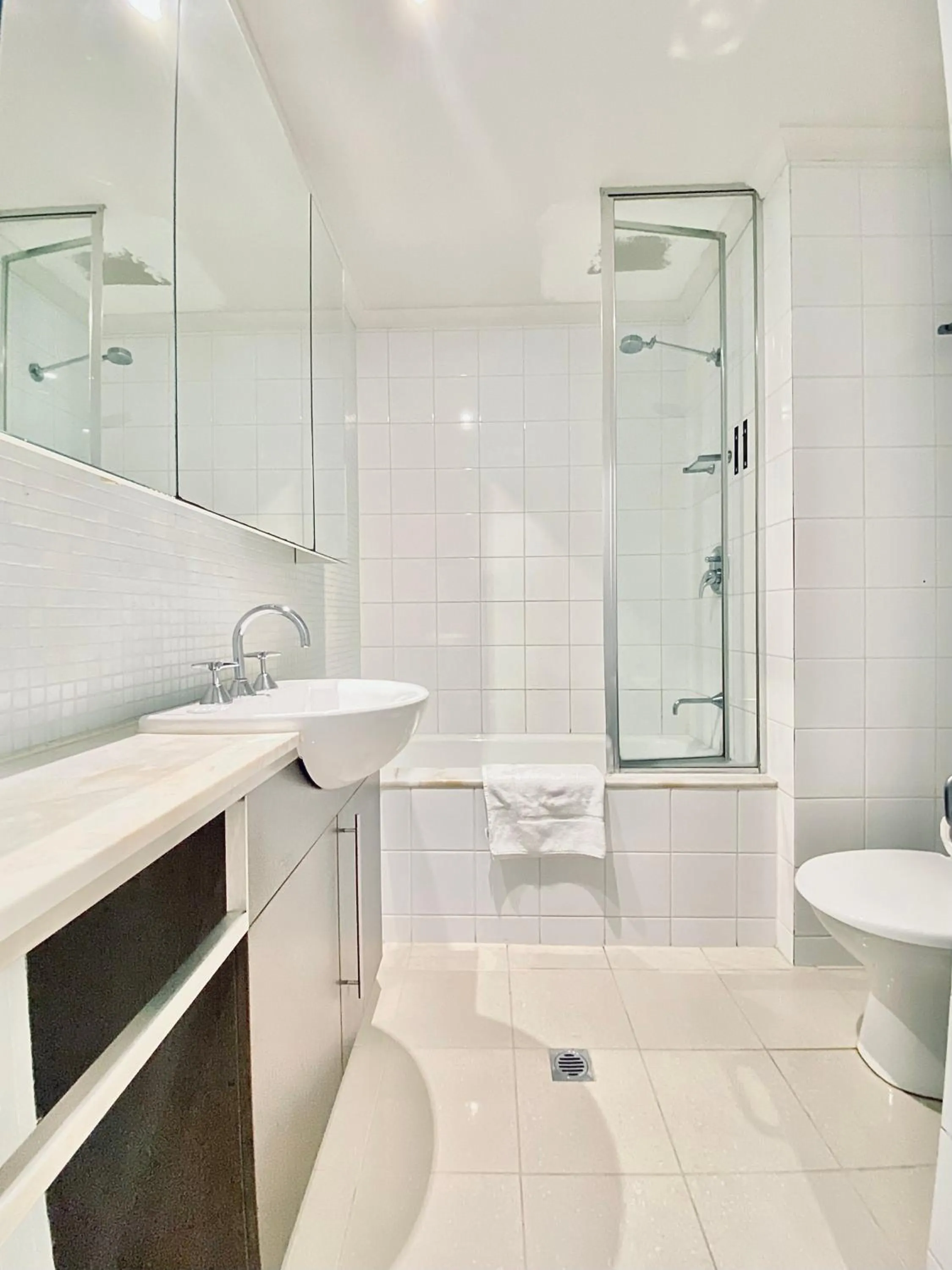 Bathroom in The Parkmore Hotel