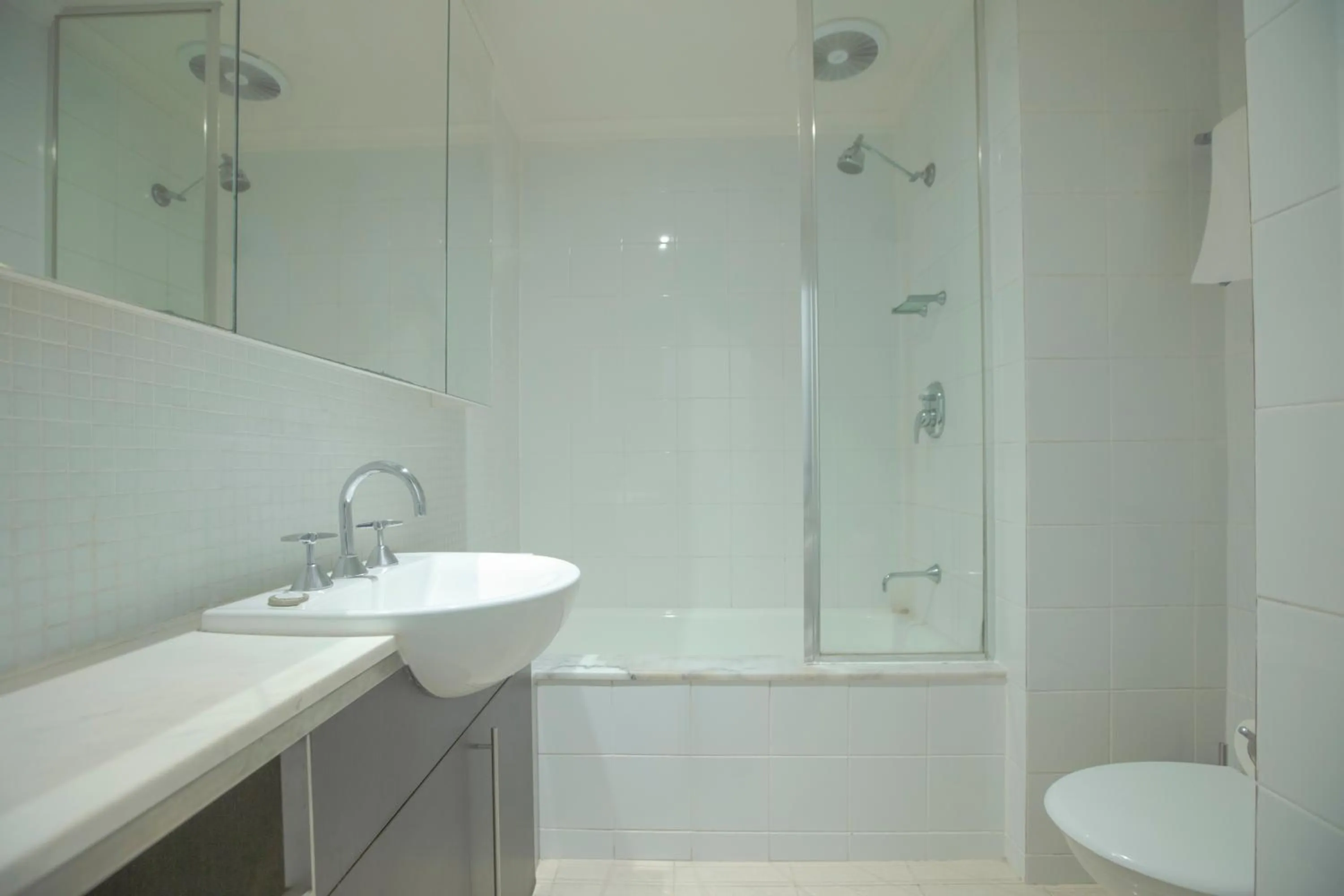 Shower in The Parkmore Hotel