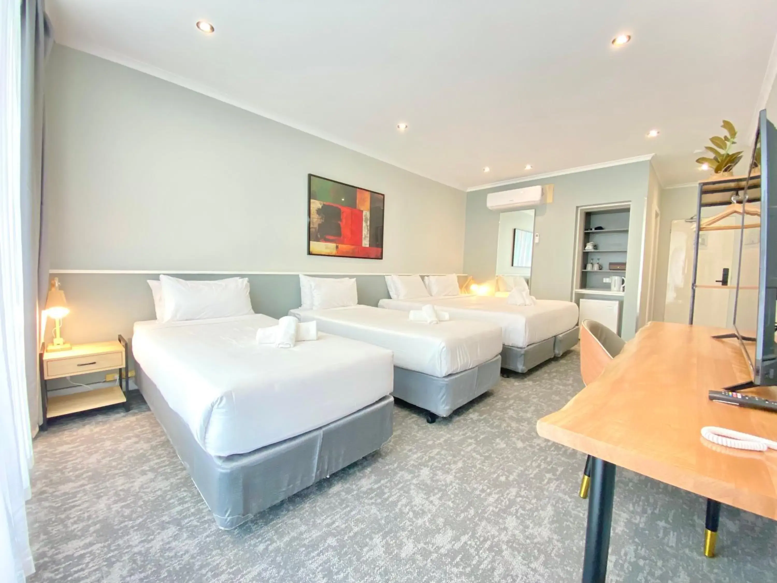 Bedroom, Bed in The Parkmore Hotel Bedroom, Bed in The Parkmore Hotel