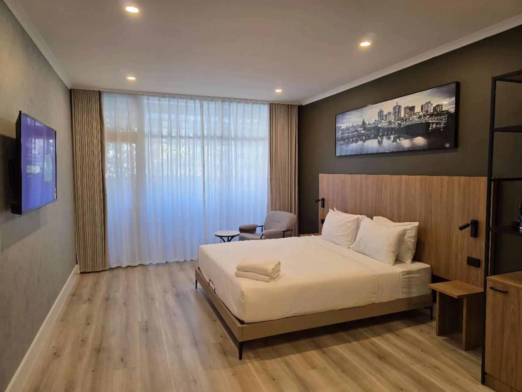 Bed in The Parkmore Hotel