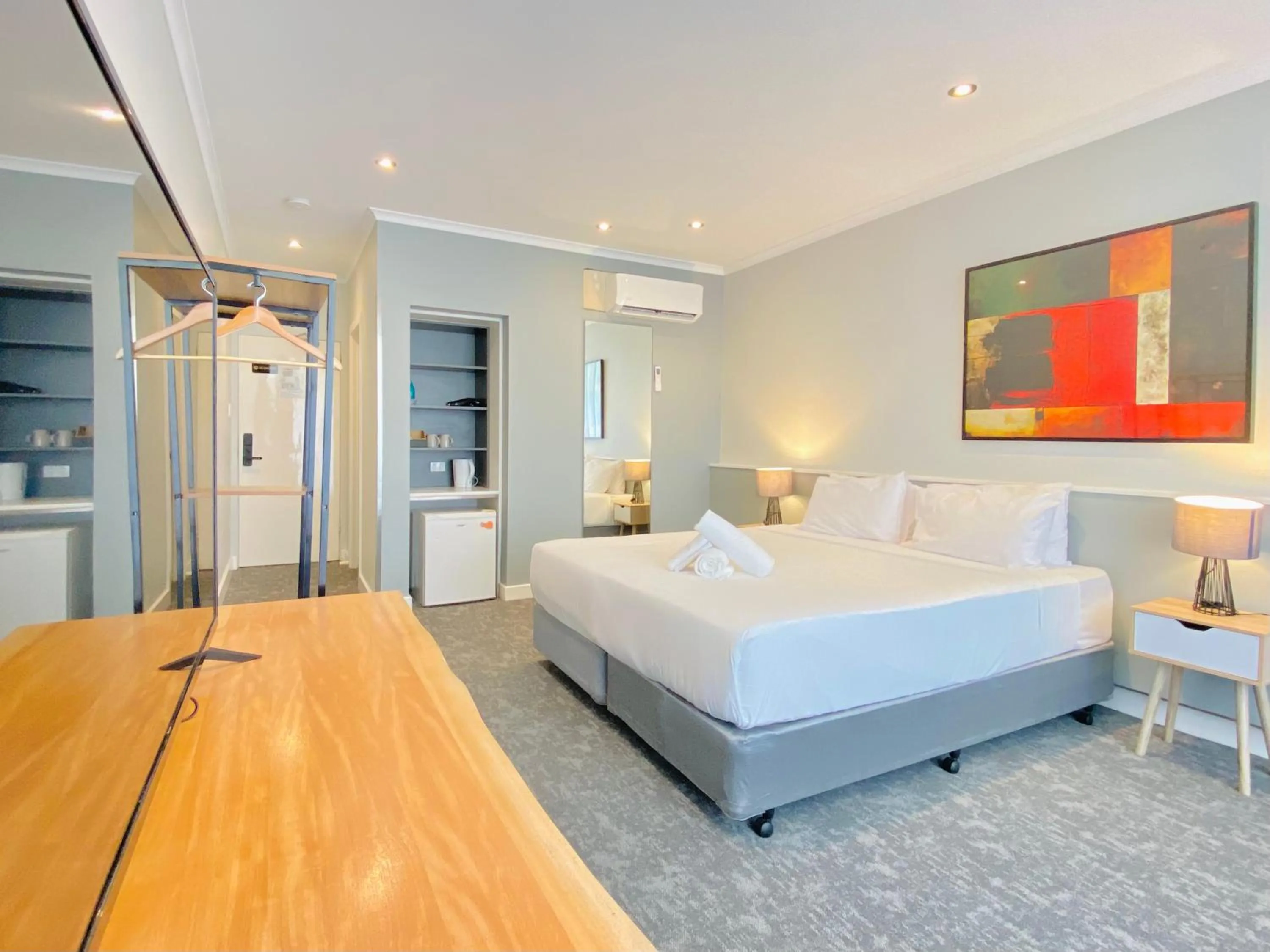 Bedroom, Bed in The Parkmore Hotel