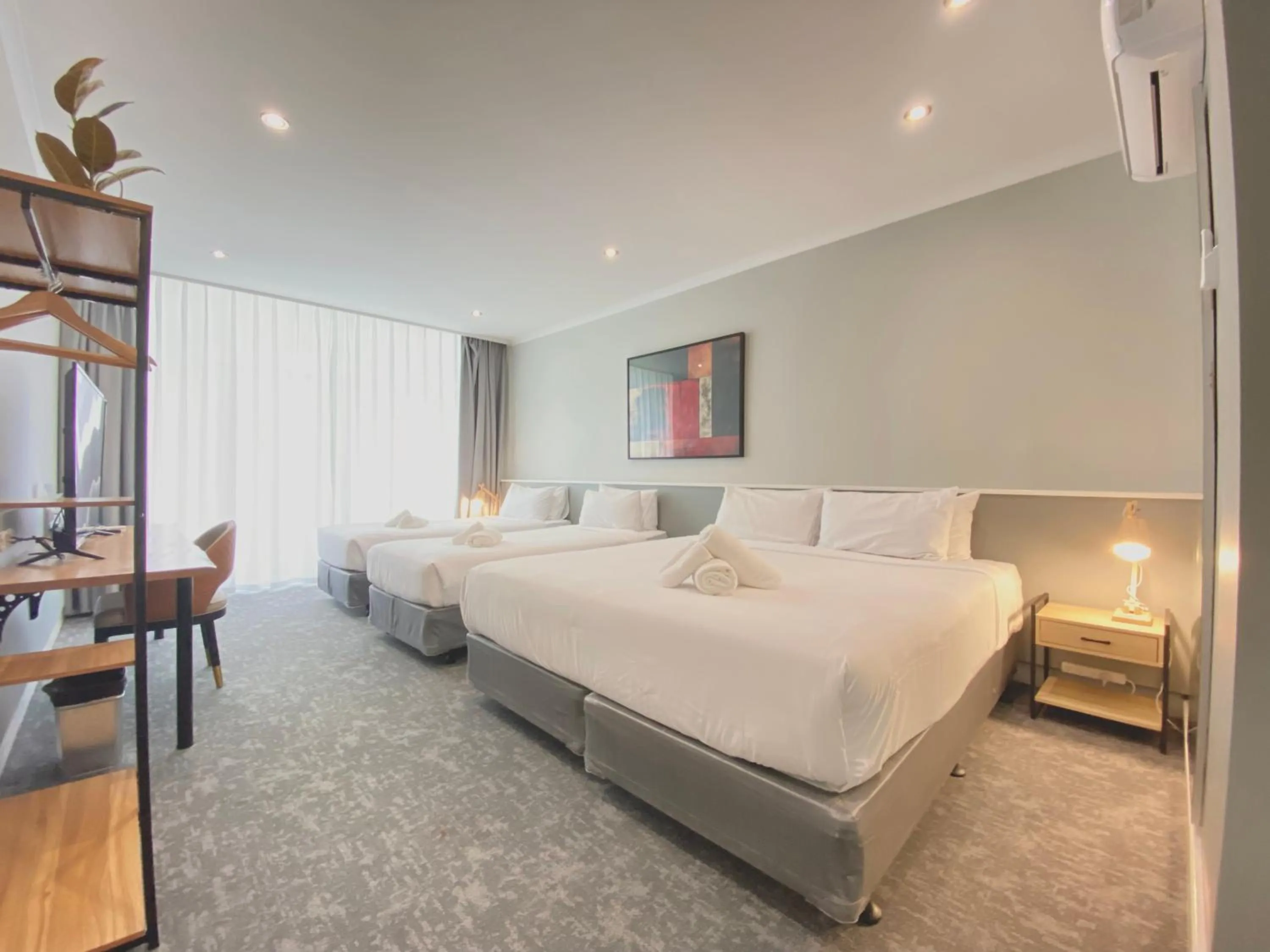 Bedroom, Bed in The Parkmore Hotel