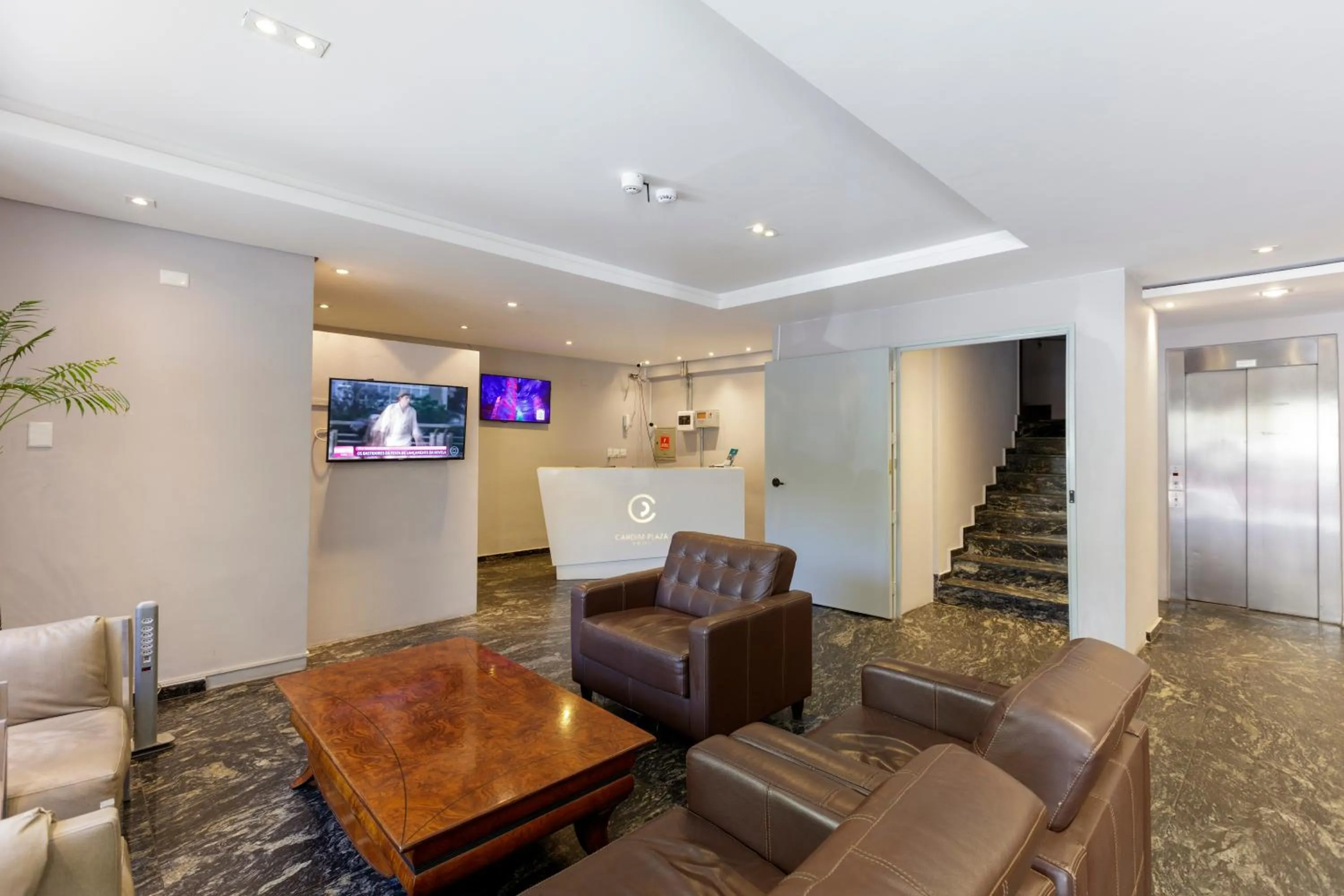 Lobby or reception in Cardim Plaza Hotel