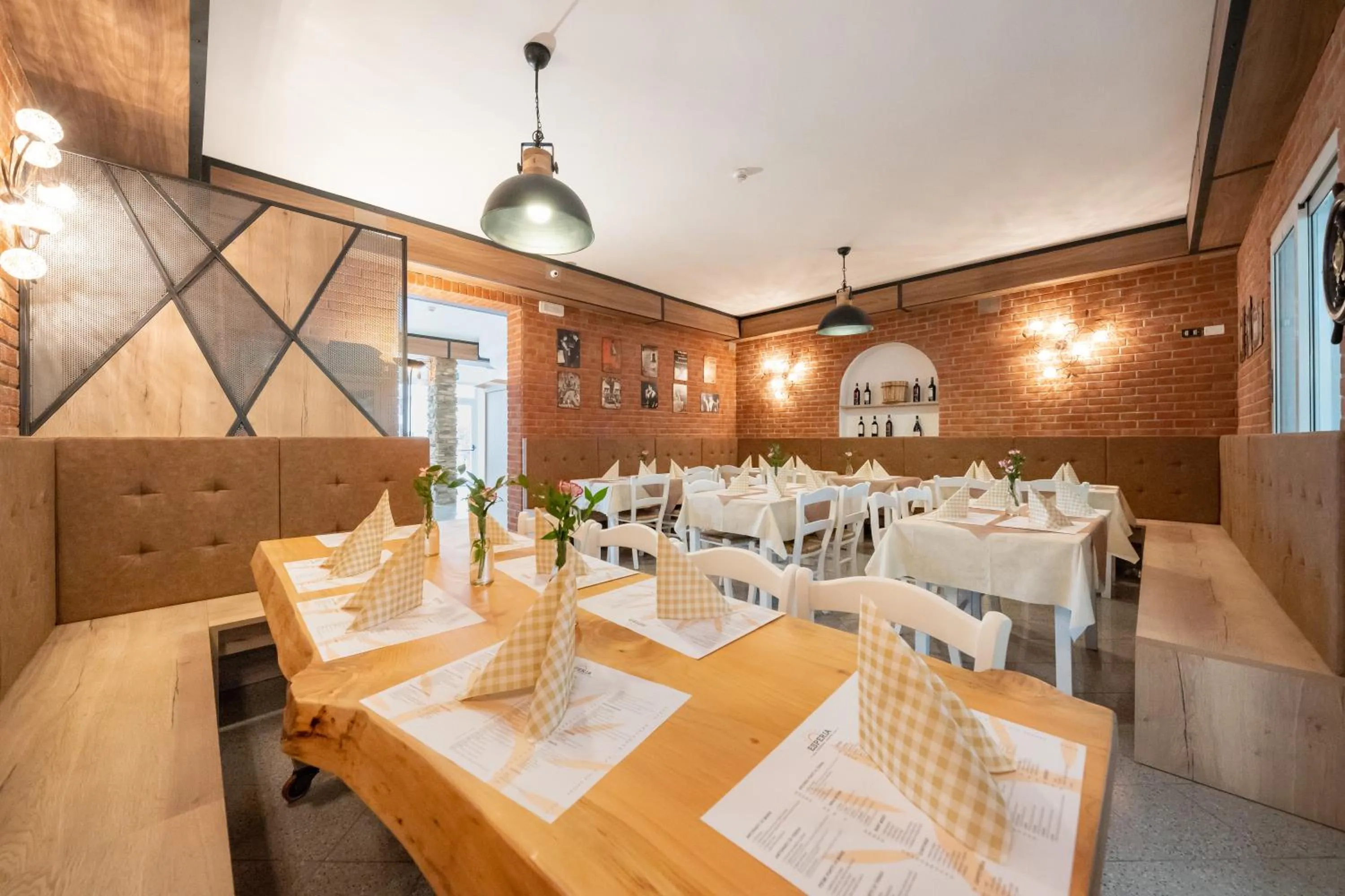 Restaurant/places to eat in Hotel Esperia