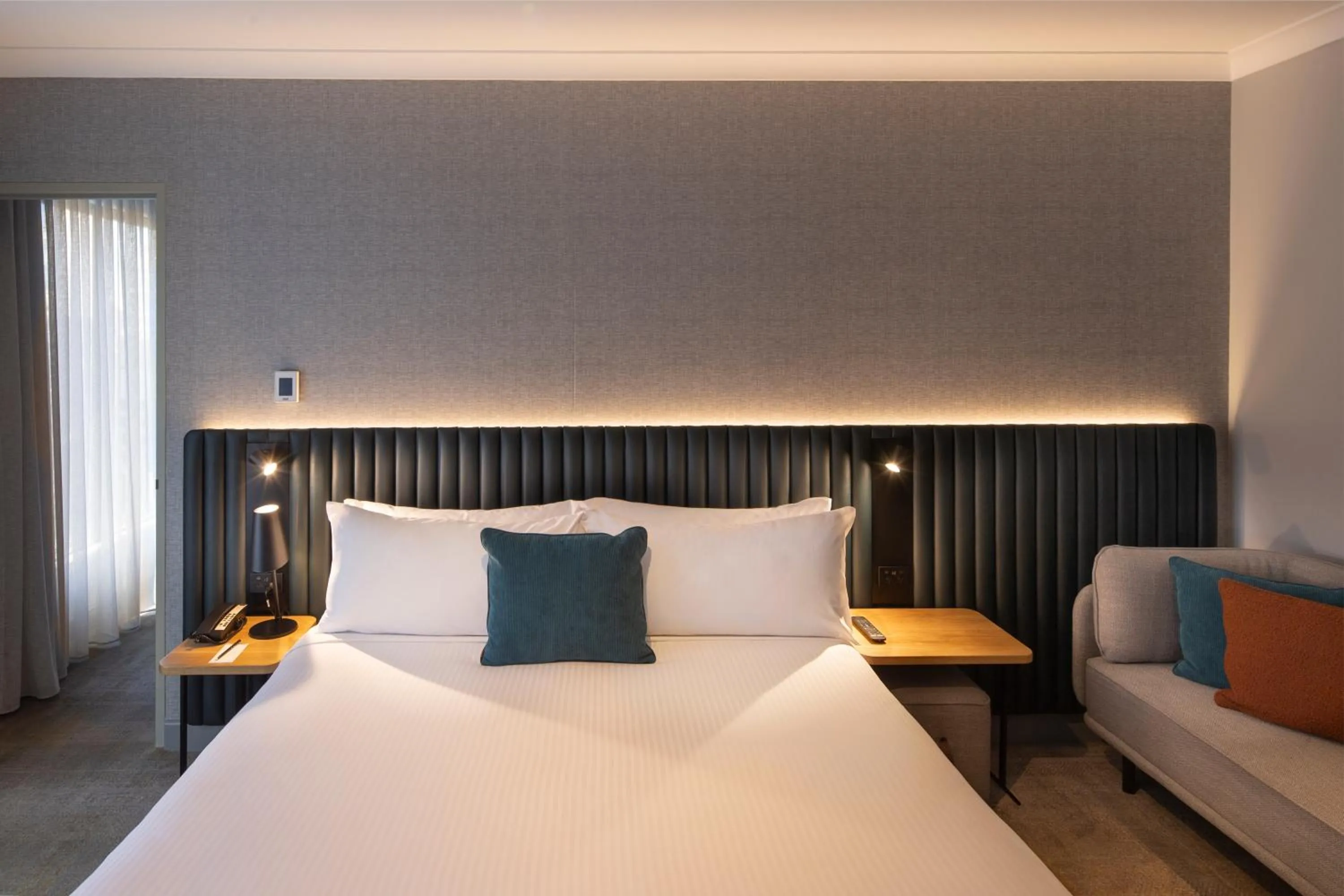 Bedroom, Bed in Novotel Sydney City Centre