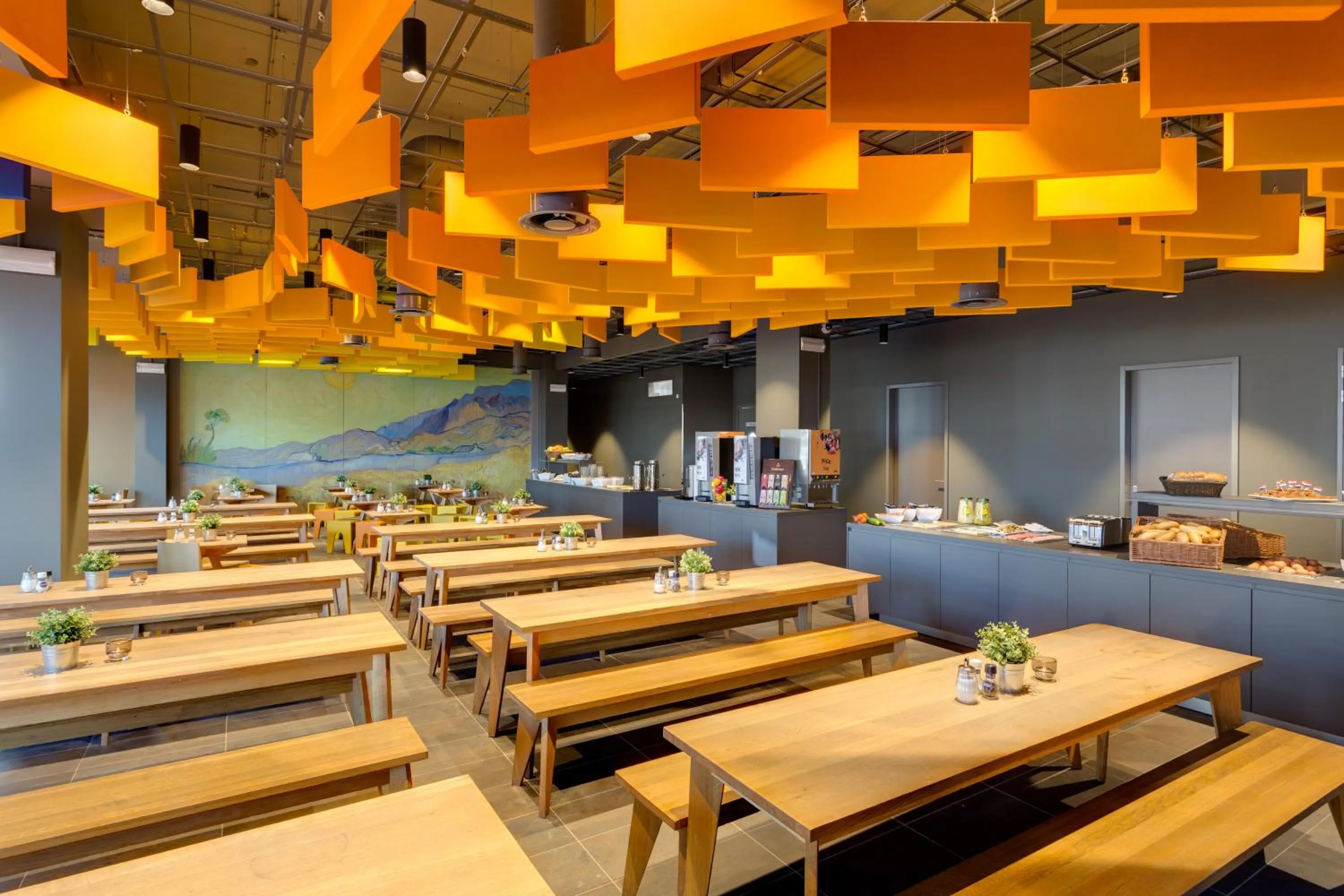 Restaurant/places to eat in MEININGER Hotel Amsterdam City West