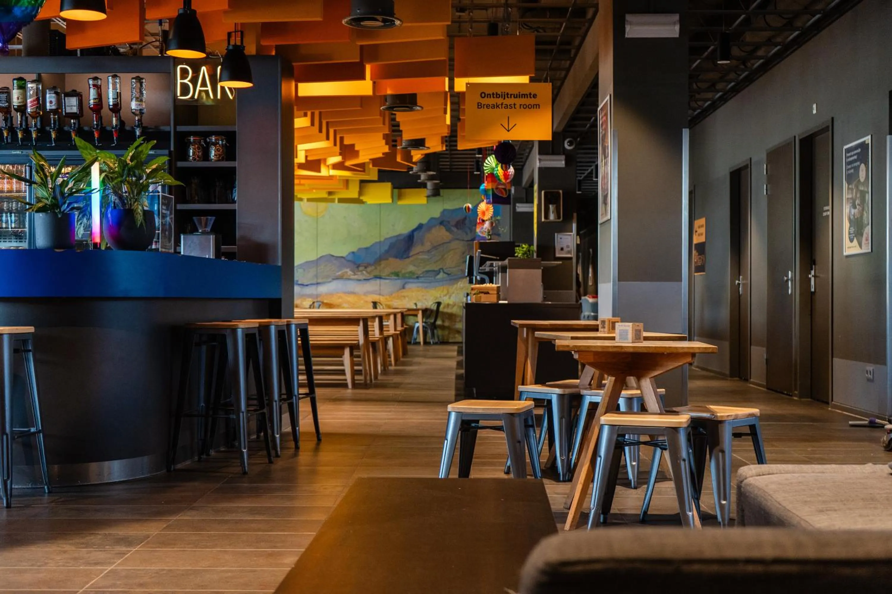 Lounge or bar in MEININGER Hotel Amsterdam City West