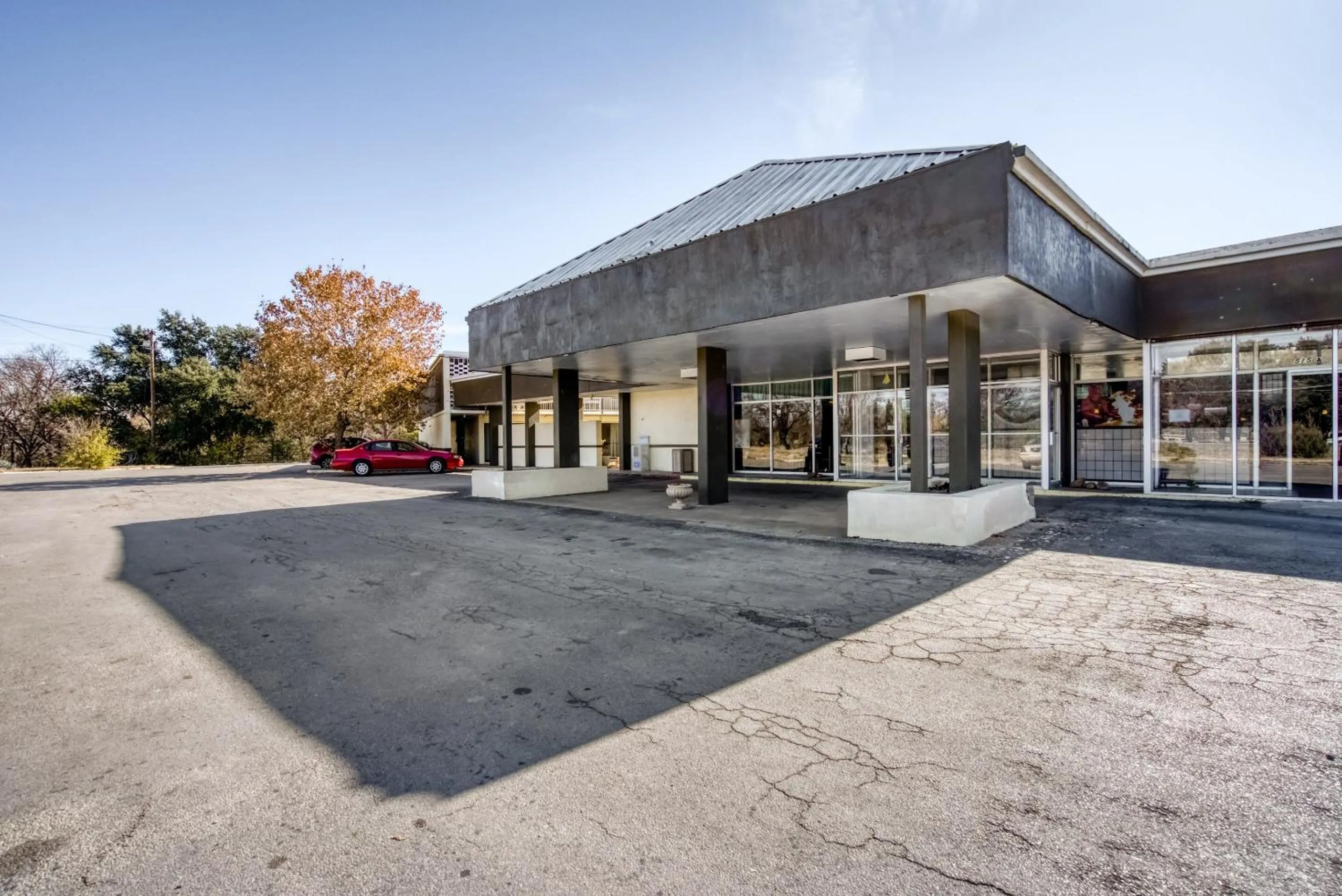 Facade/entrance in OYO Hotel Brownwood Hwy 67