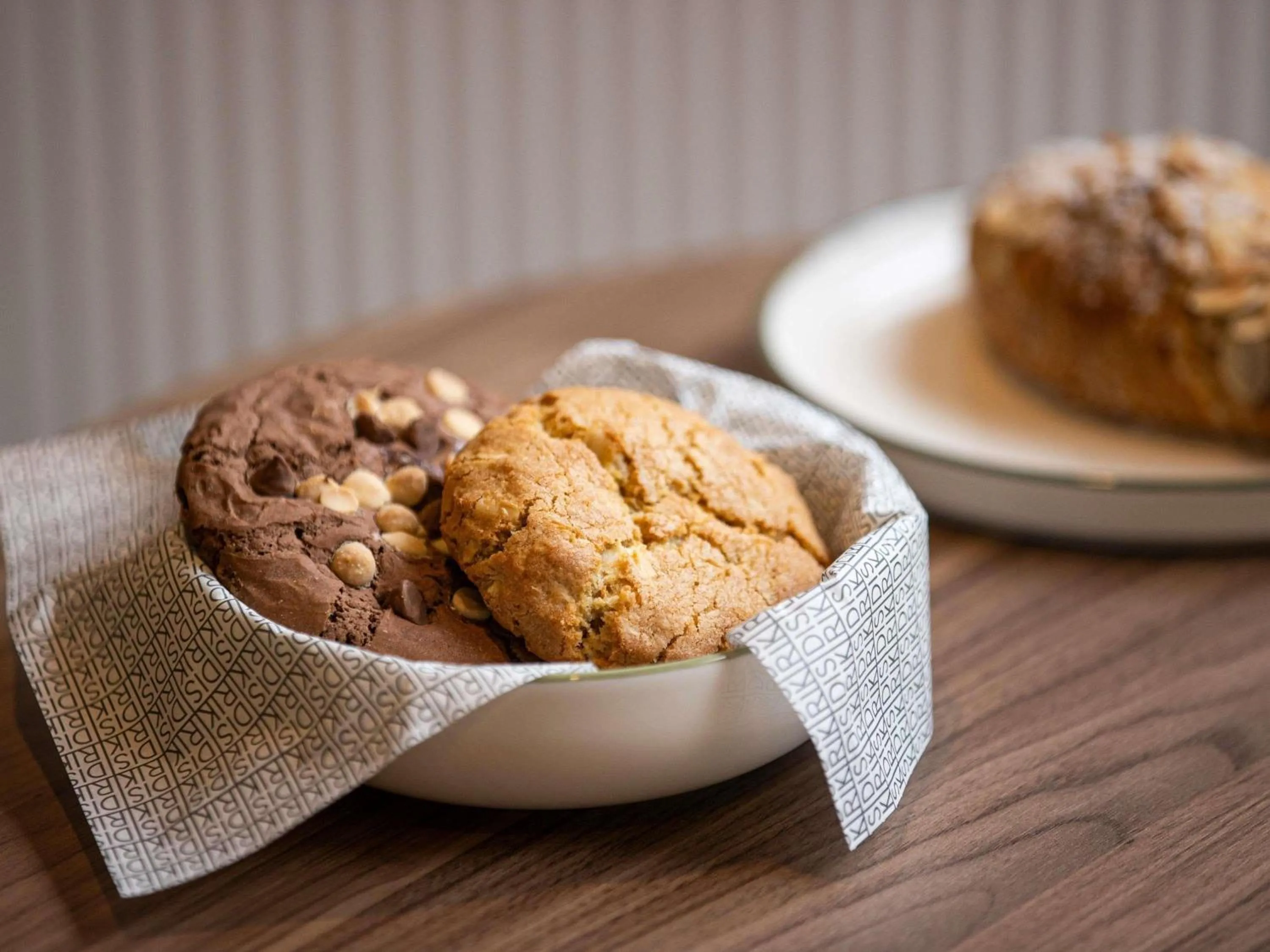 Lounge or bar in Mercure Melbourne Southbank