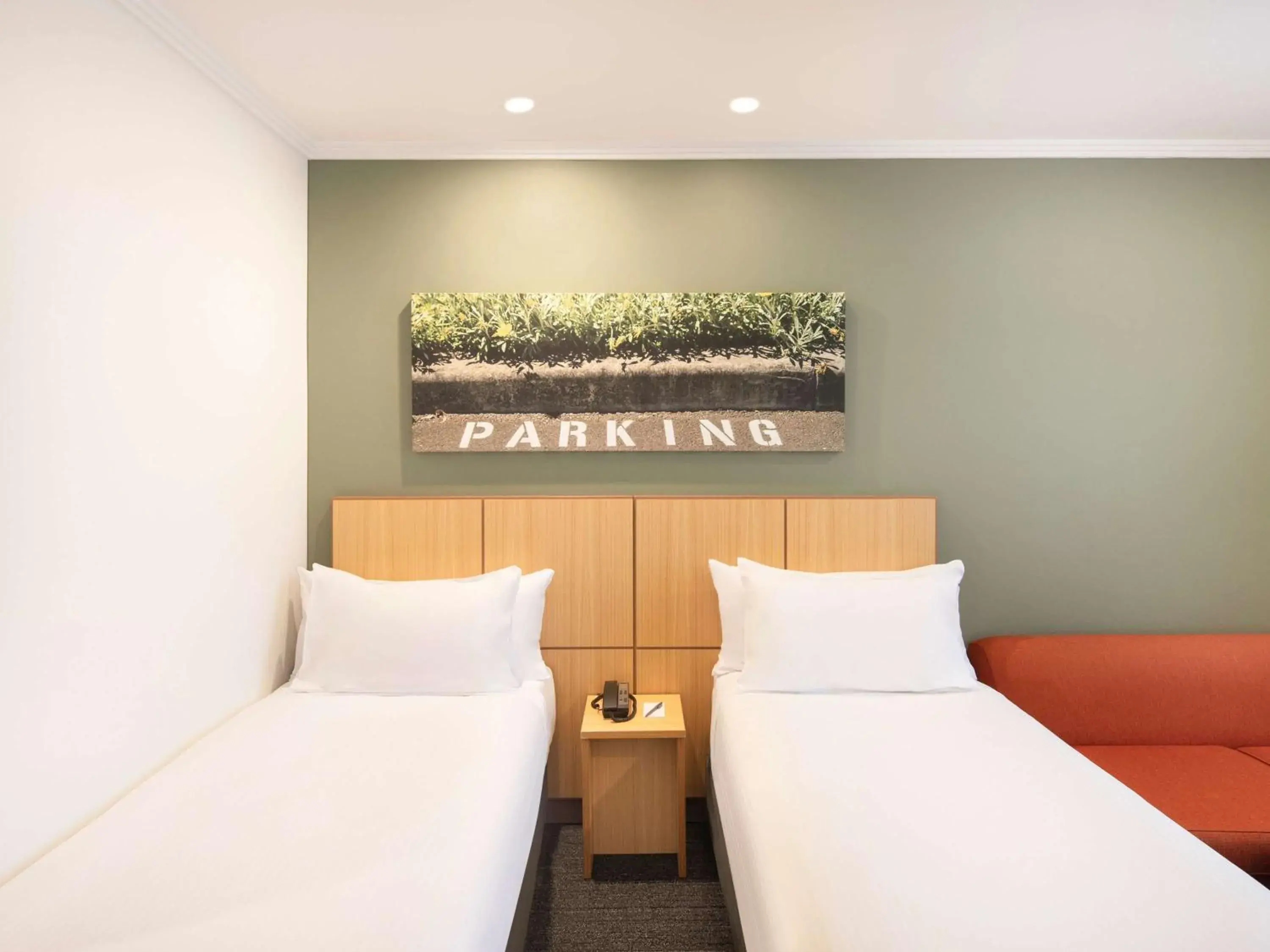 Deluxe Twin Room in Mercure Melbourne Southbank Deluxe Twin Room in Mercure Melbourne Southbank