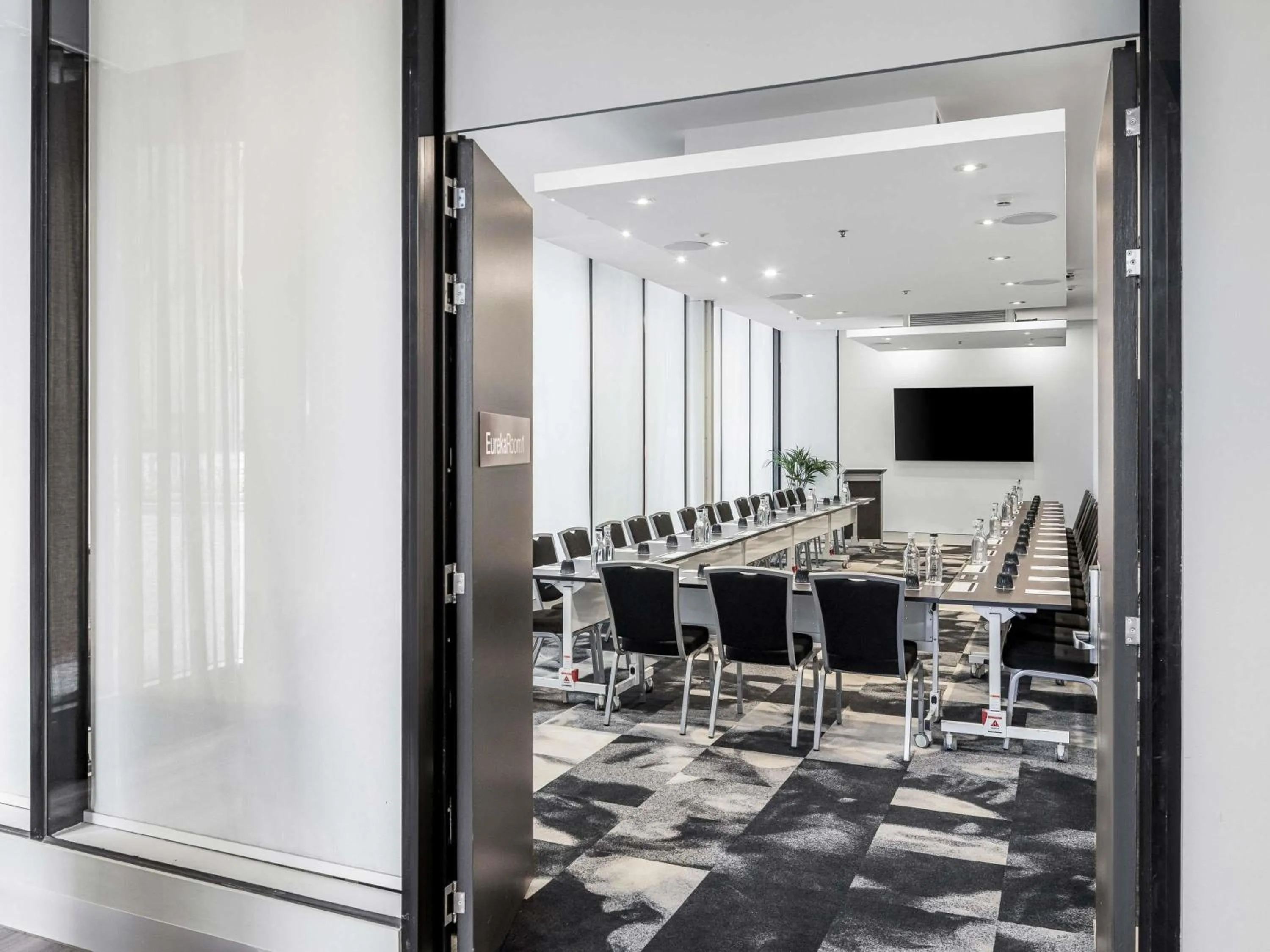 Meeting/conference room in Mercure Melbourne Southbank