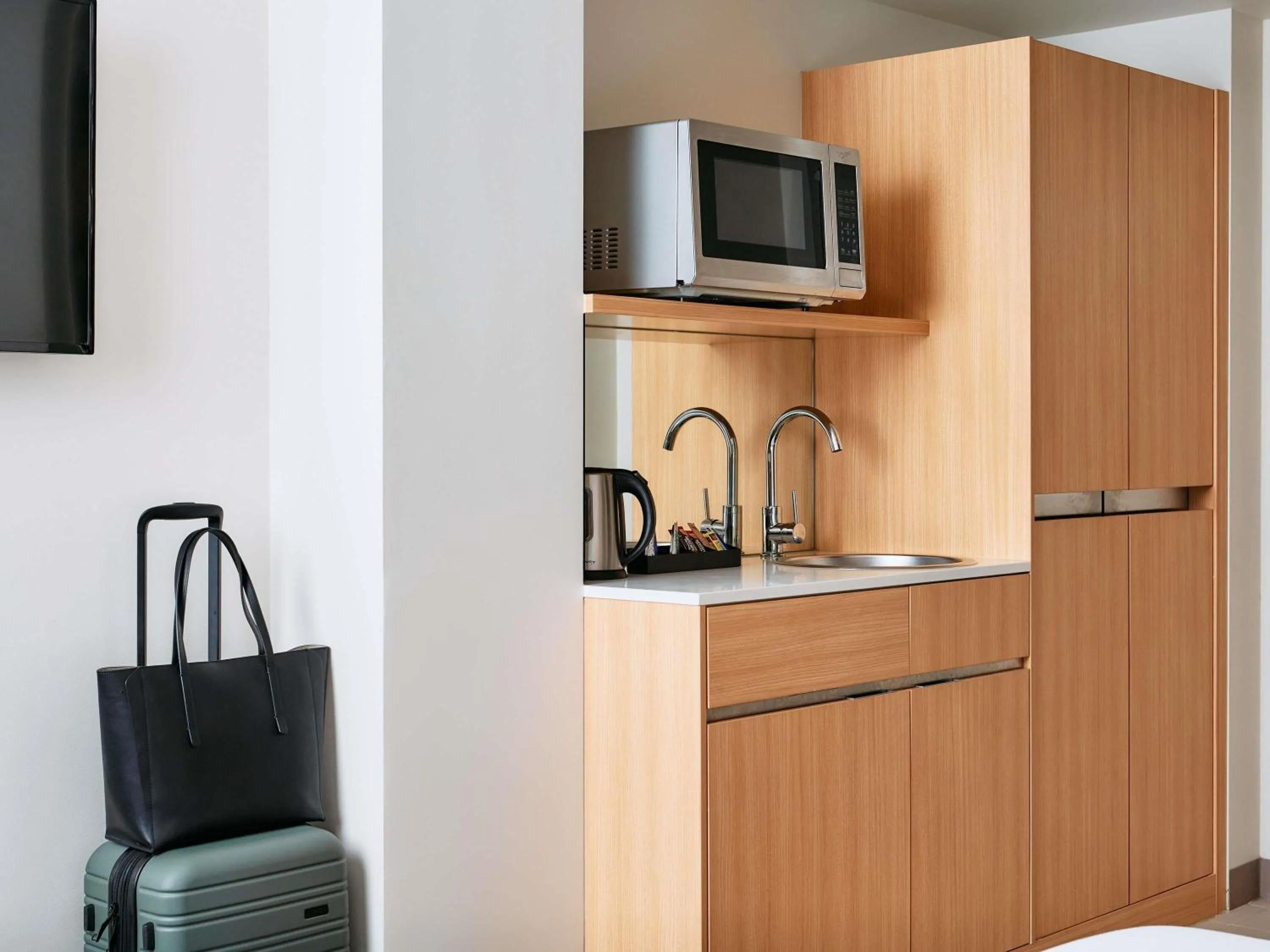 Bedroom in Mercure Melbourne Southbank