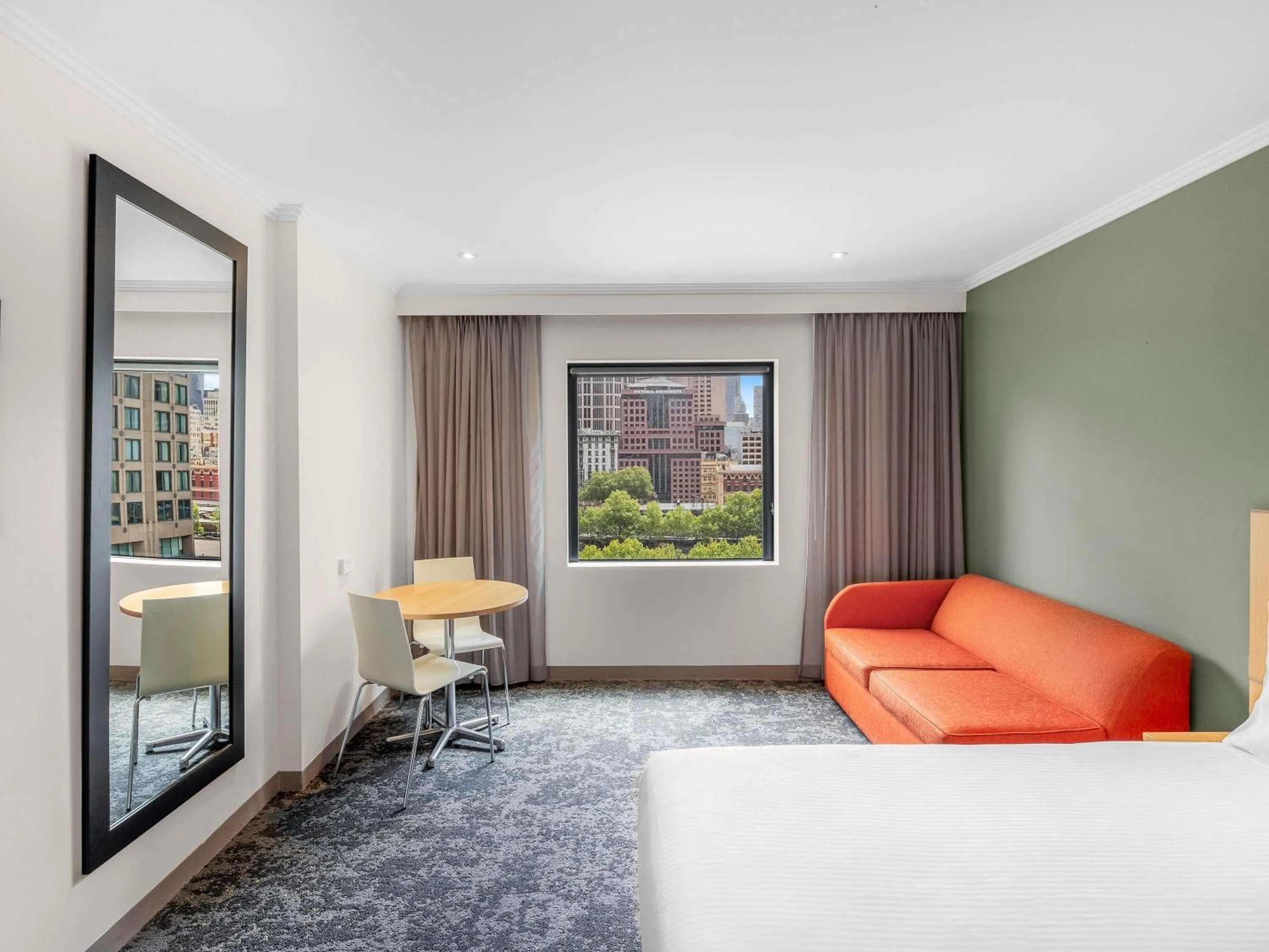 Bedroom, Bed in Mercure Melbourne Southbank