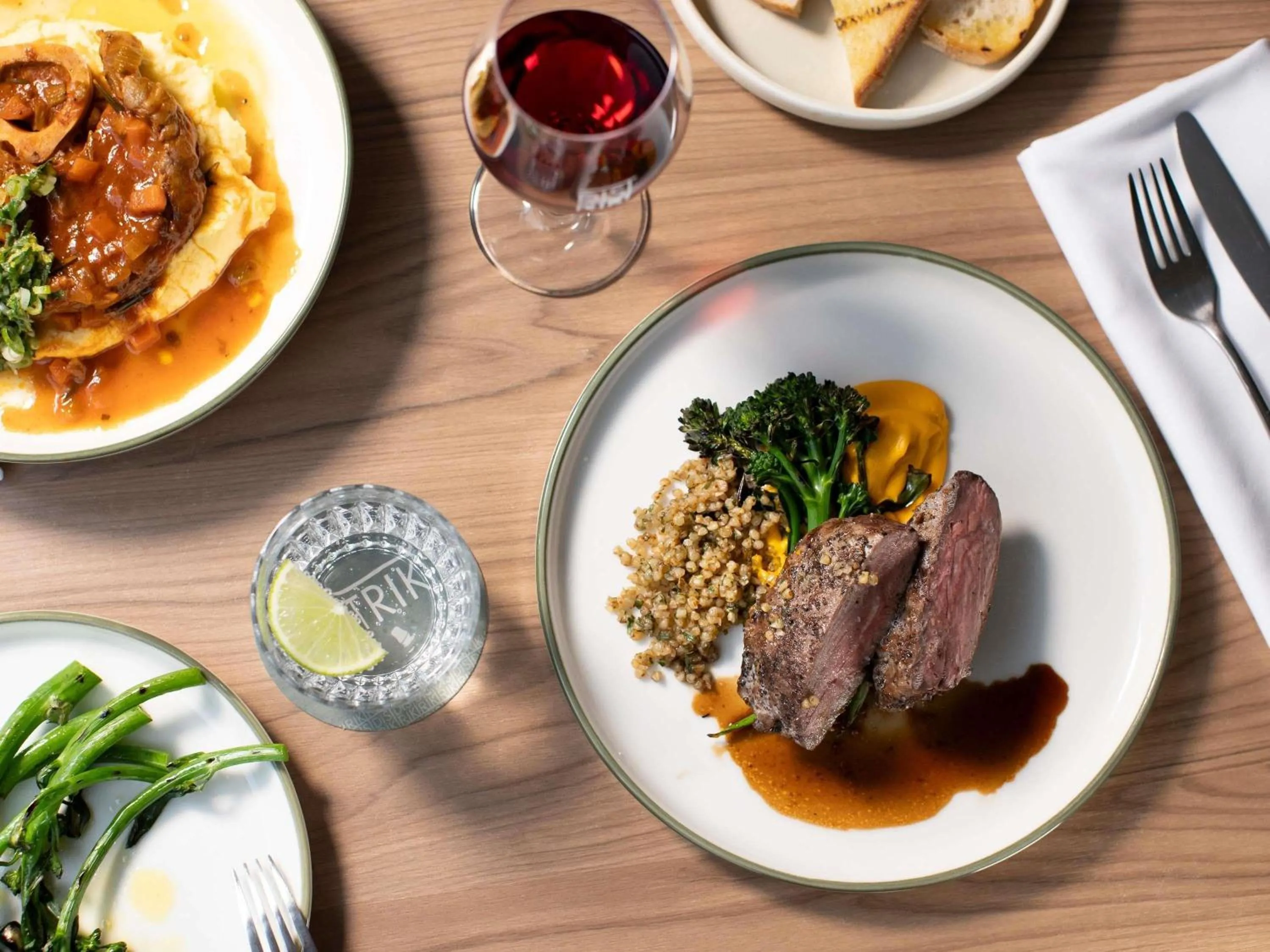 Restaurant/places to eat in Mercure Melbourne Southbank