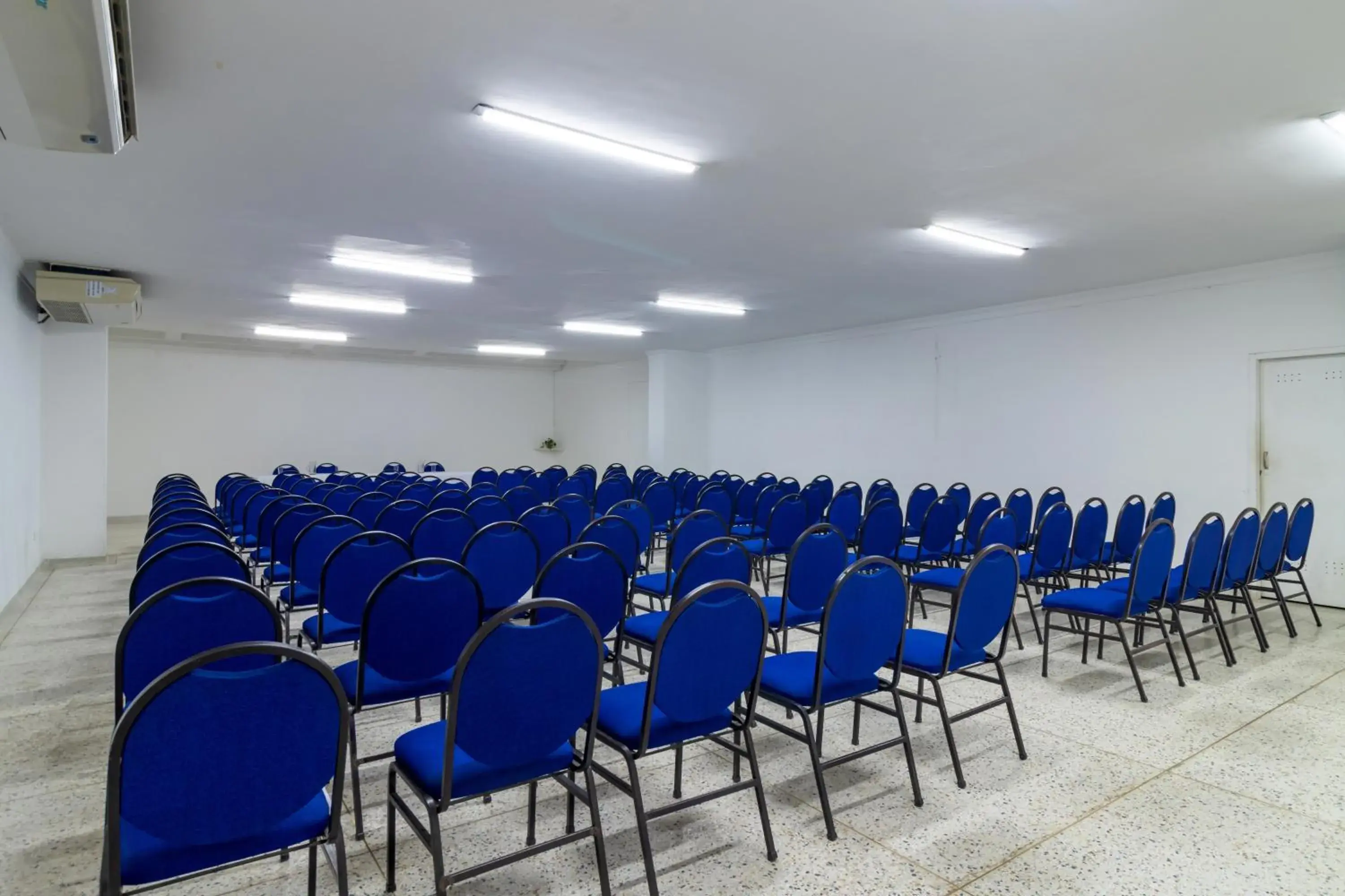 Property building in Hotel Axis Inn By GEH Suites Property building in Hotel Axis Inn By GEH Suites