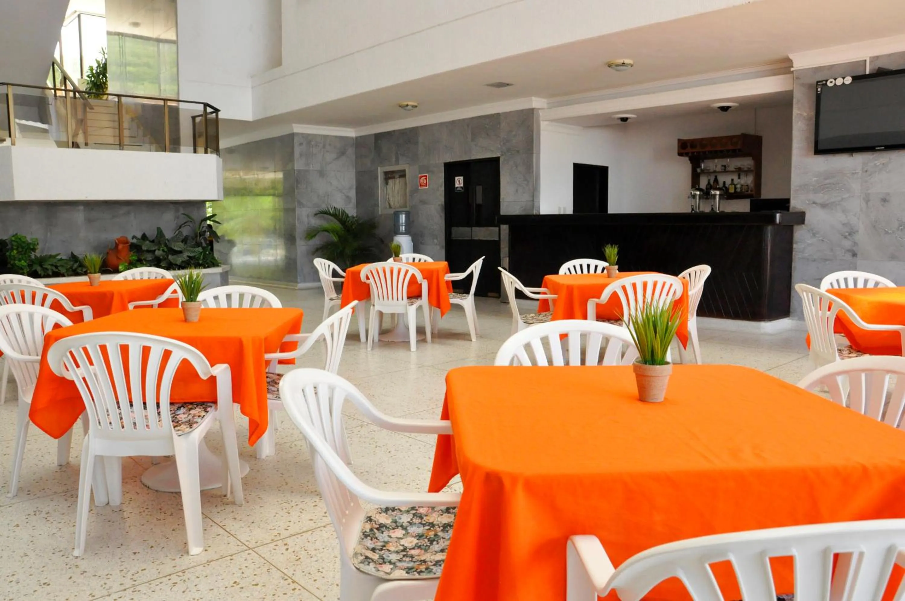 Restaurant/Places to Eat in Hotel Yuldama Rodadero Inn
