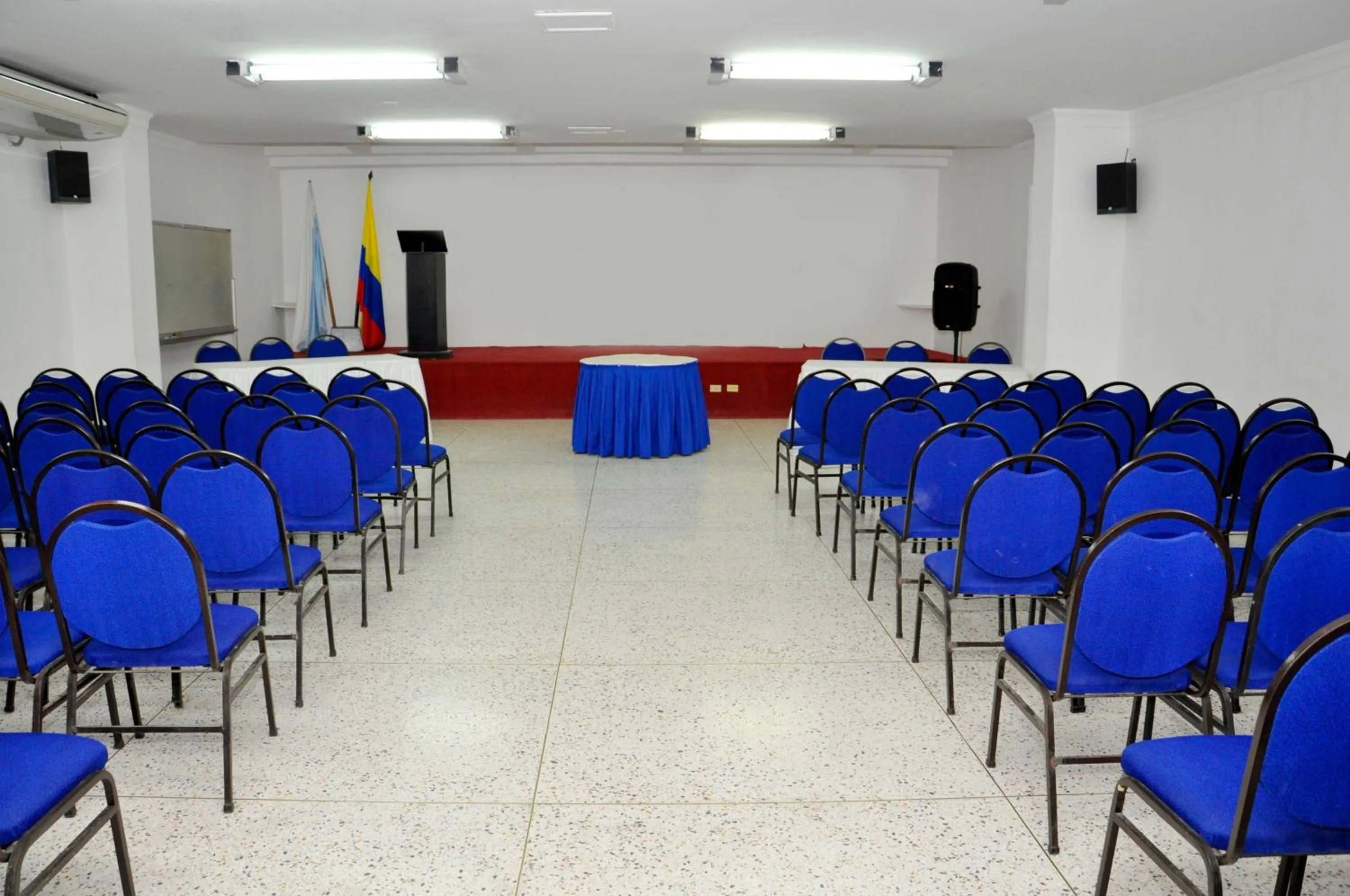 Business facilities in Hotel Yuldama Rodadero Inn