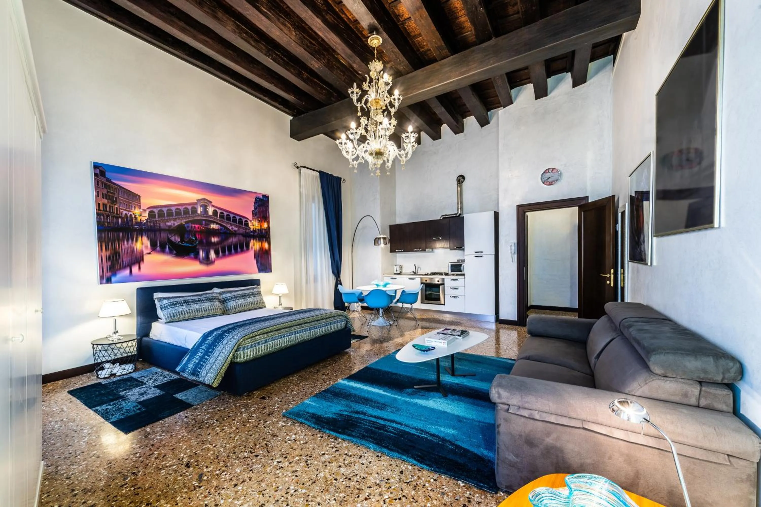 Photo of the whole room, Bed in Cà Sant'Angelo