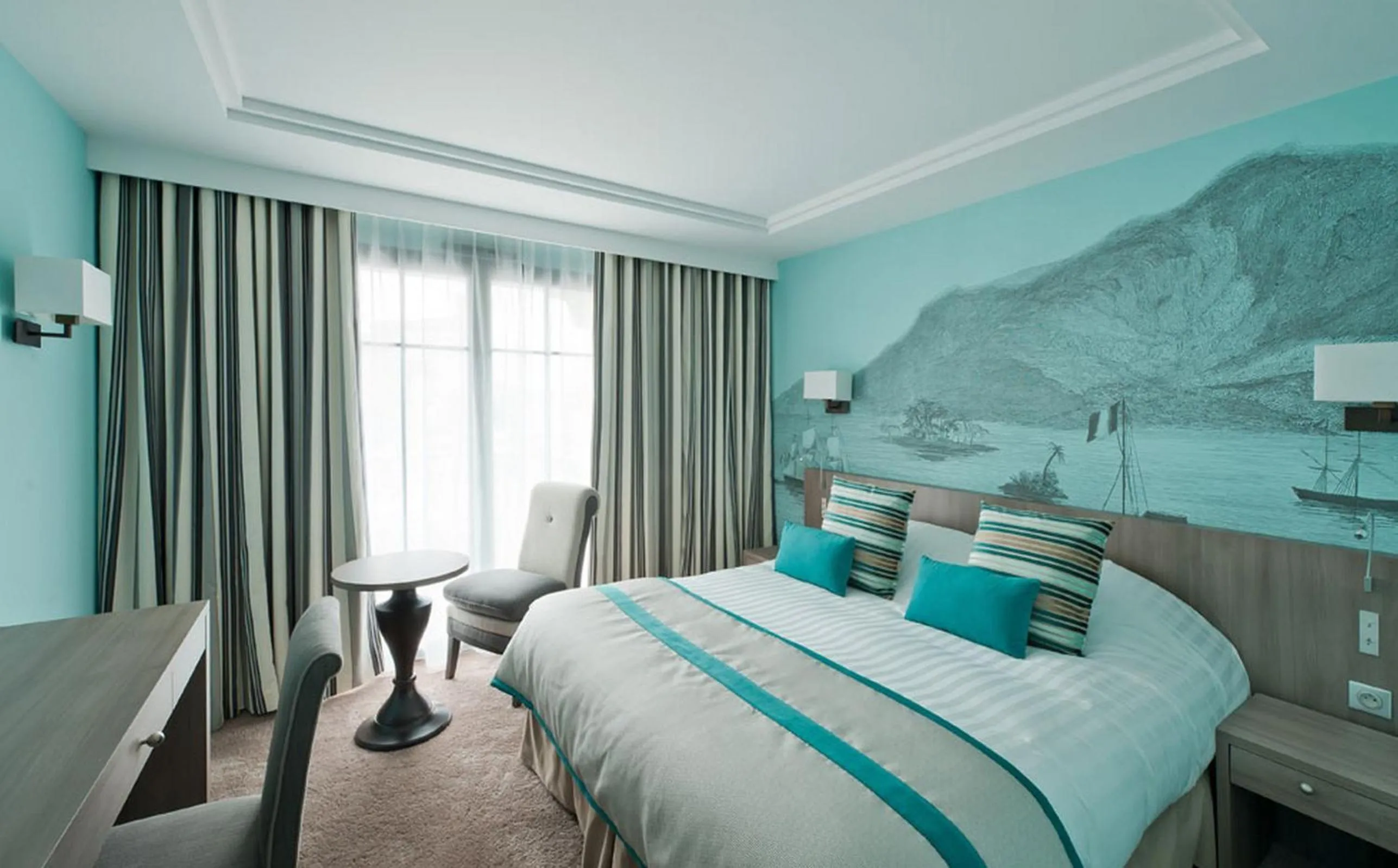 Bed in Hôtel Le Nouveau Monde