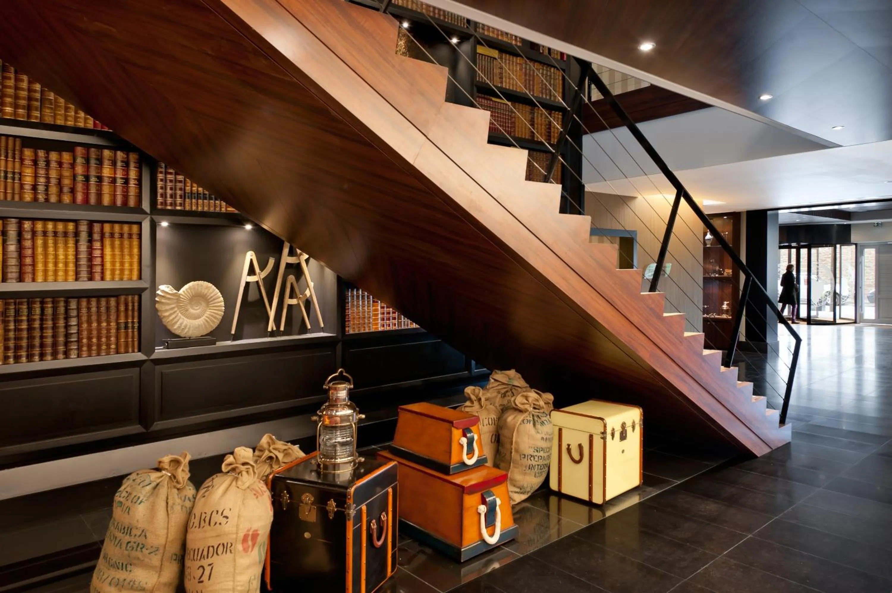 Lobby or reception in Hôtel Le Nouveau Monde